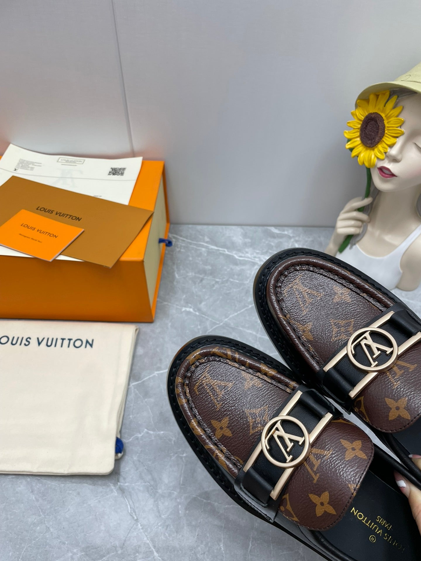 Luxury Shoes - LU-V - 1077