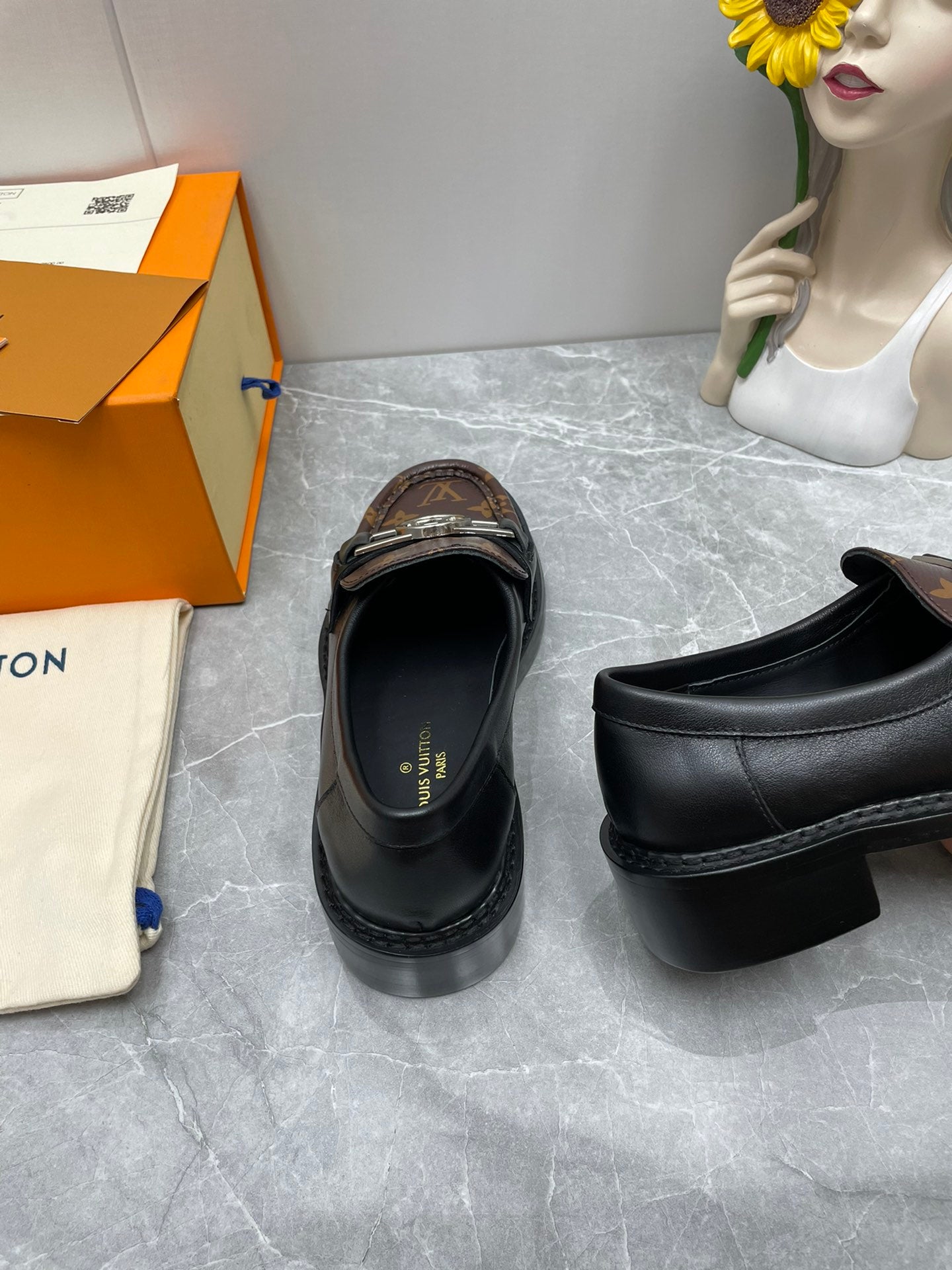 Luxury Shoes - LU-V - 1075