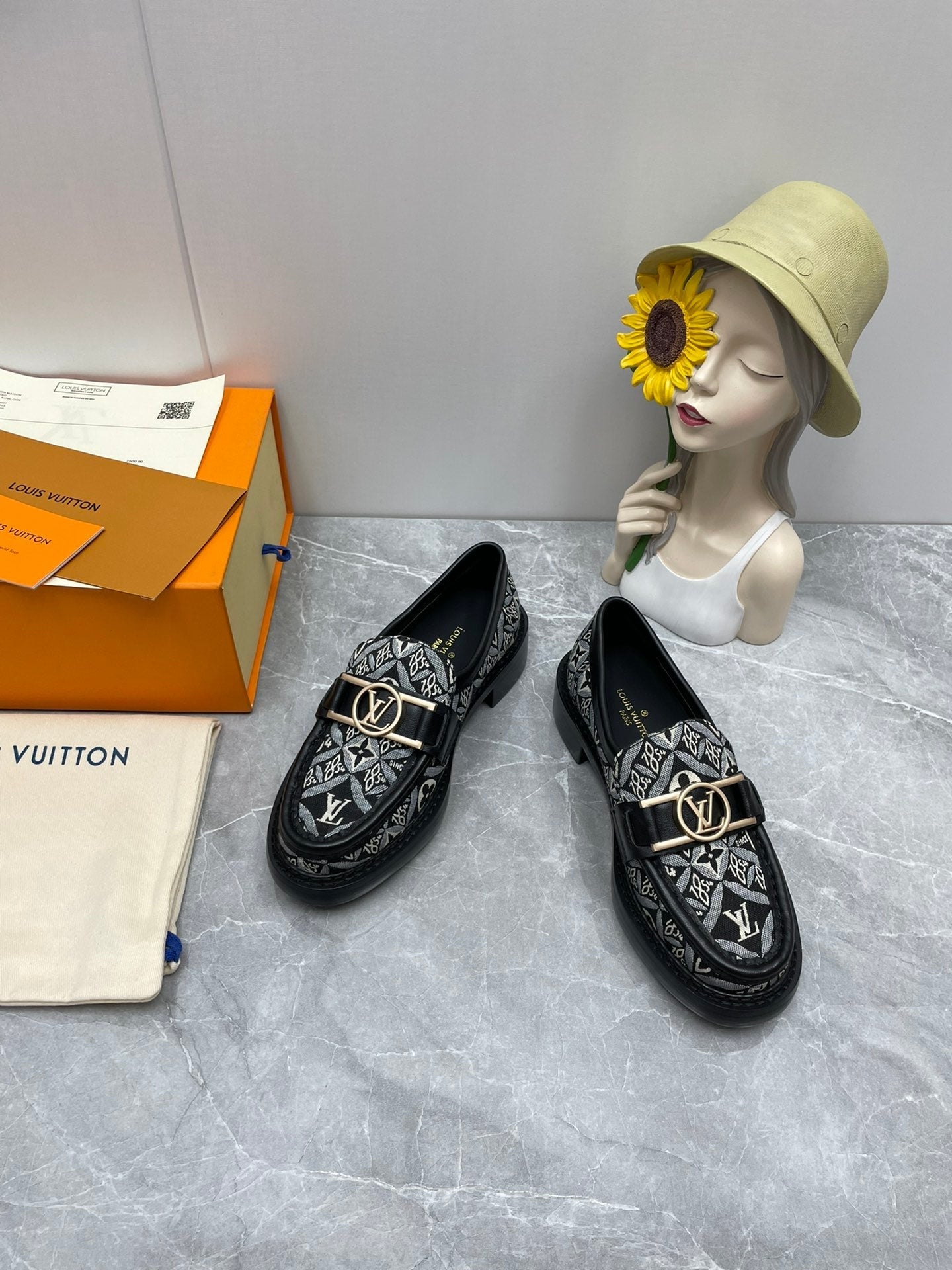 Luxury Shoes - LU-V - 1074