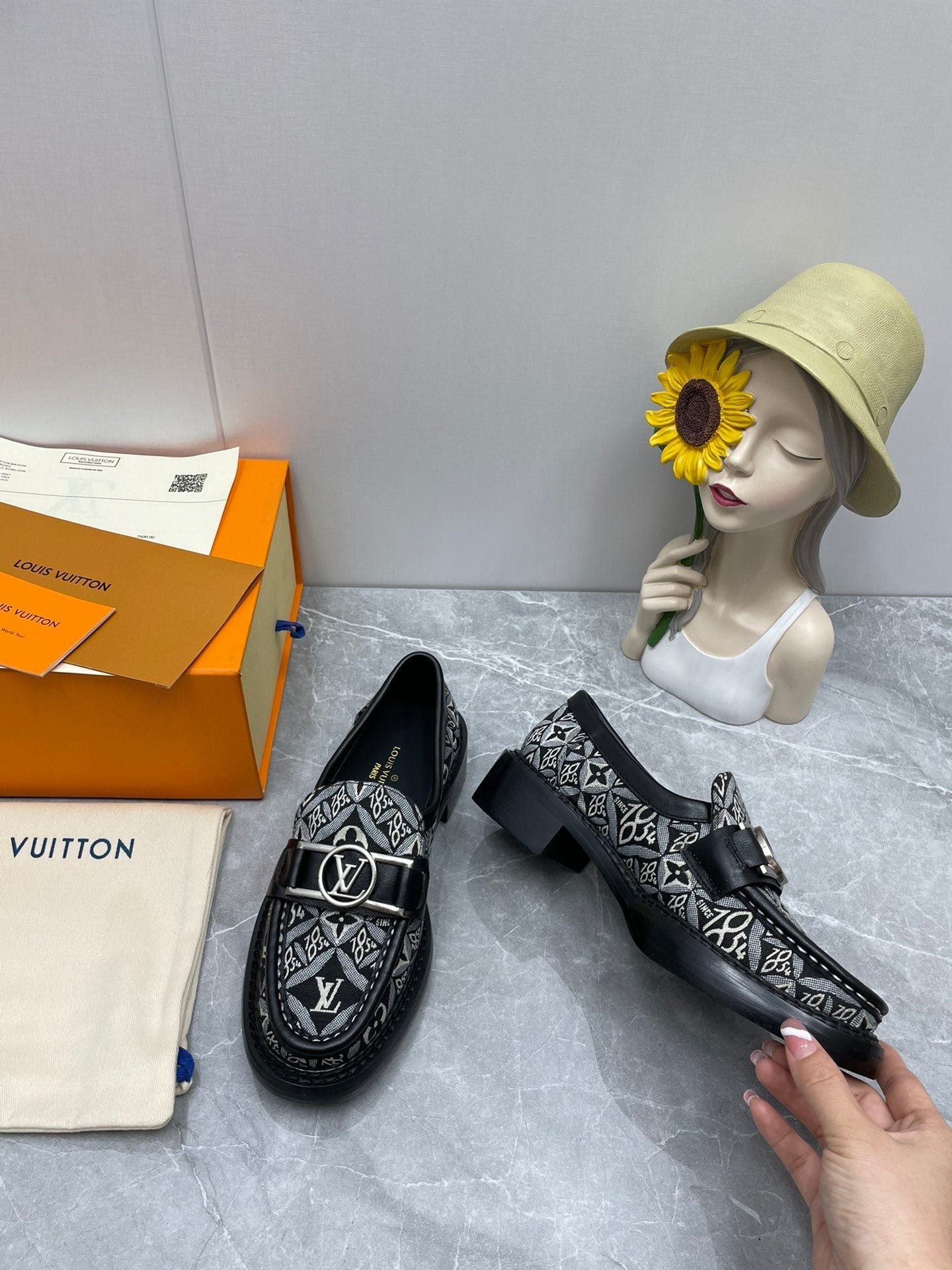 Luxury Shoes - LU-V - 1073