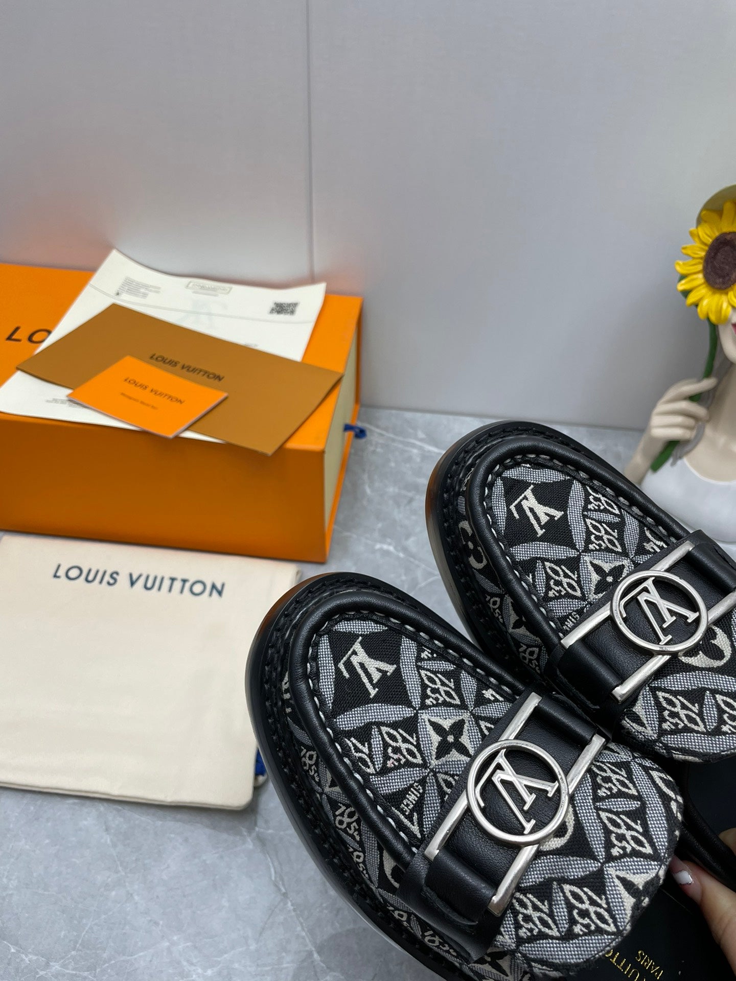 Luxury Shoes - LU-V - 1073