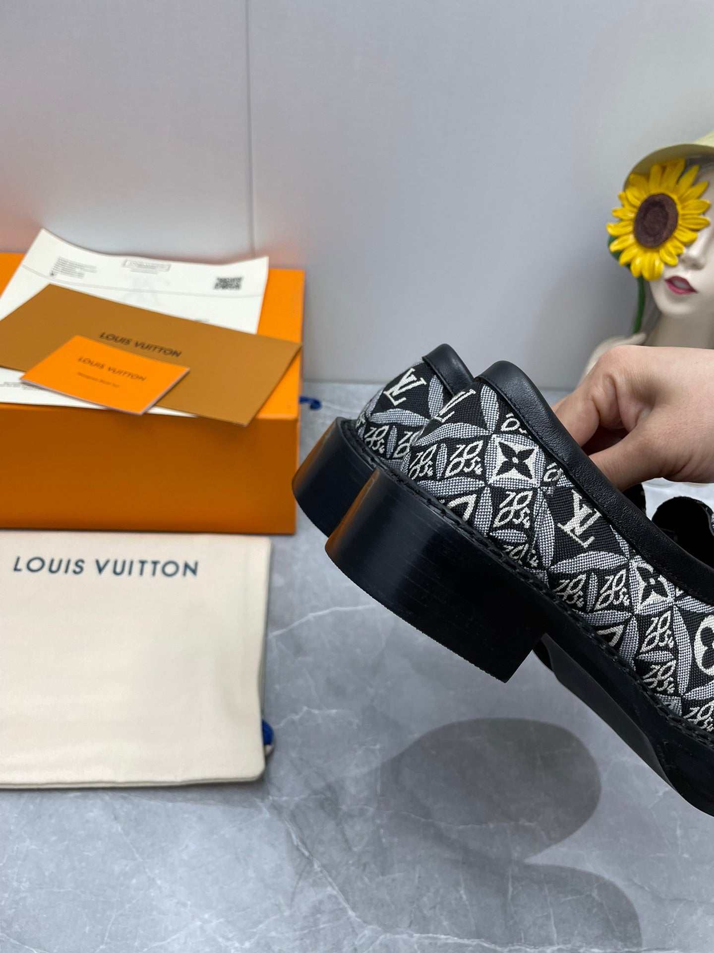 Luxury Shoes - LU-V - 1073