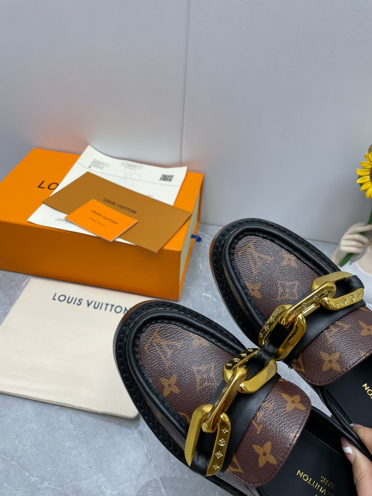 Luxury Shoes - LU-V - 1071