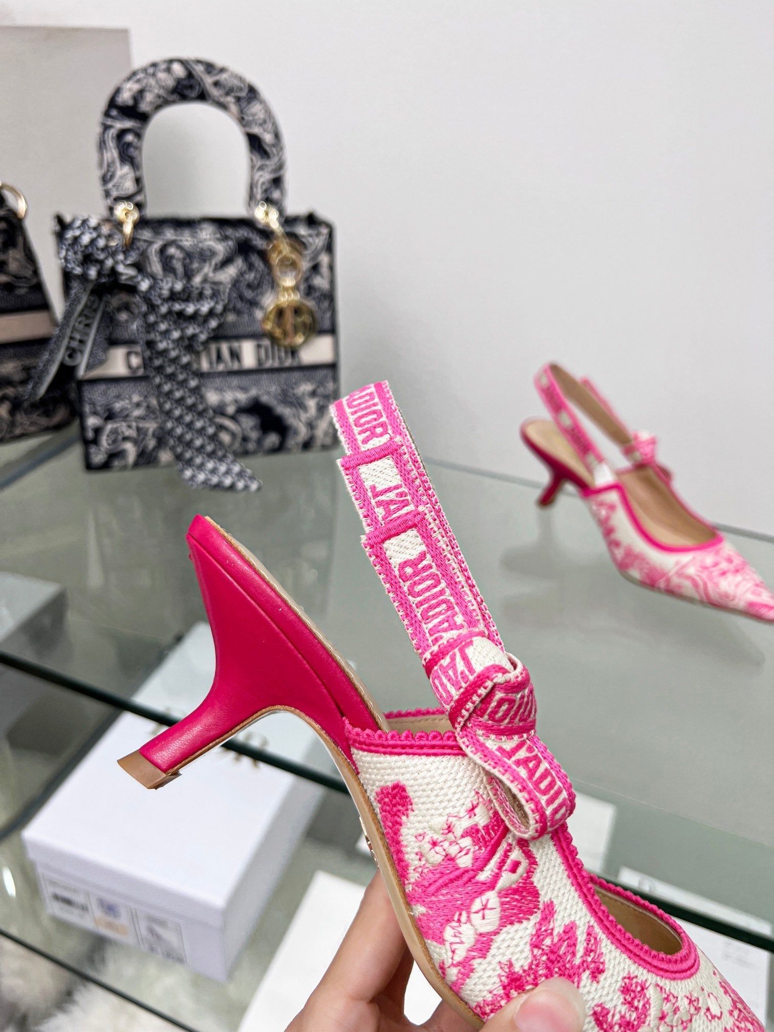 Luxury Shoes - DIR - 987