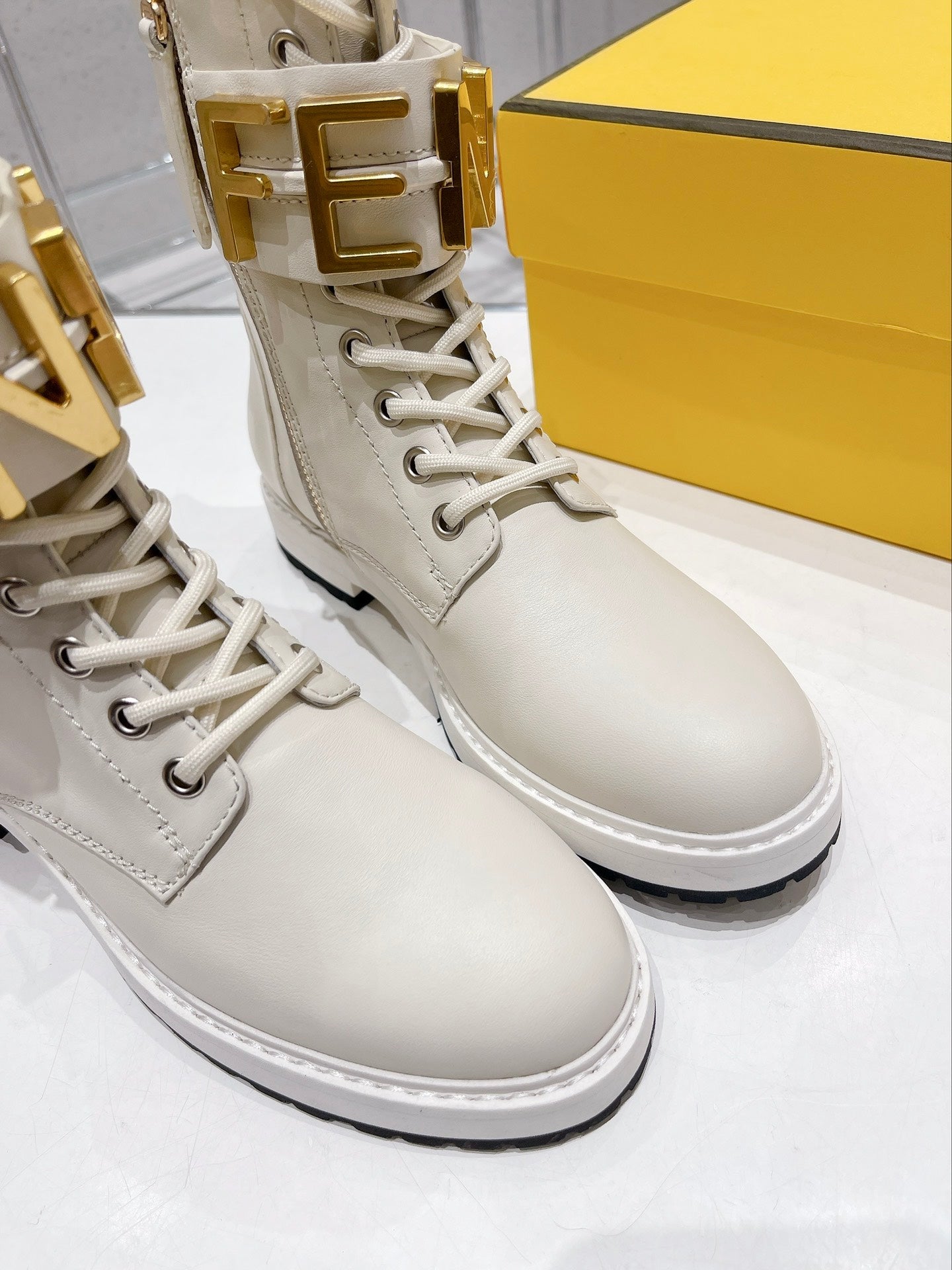 Luxury Shoes - FED - 422