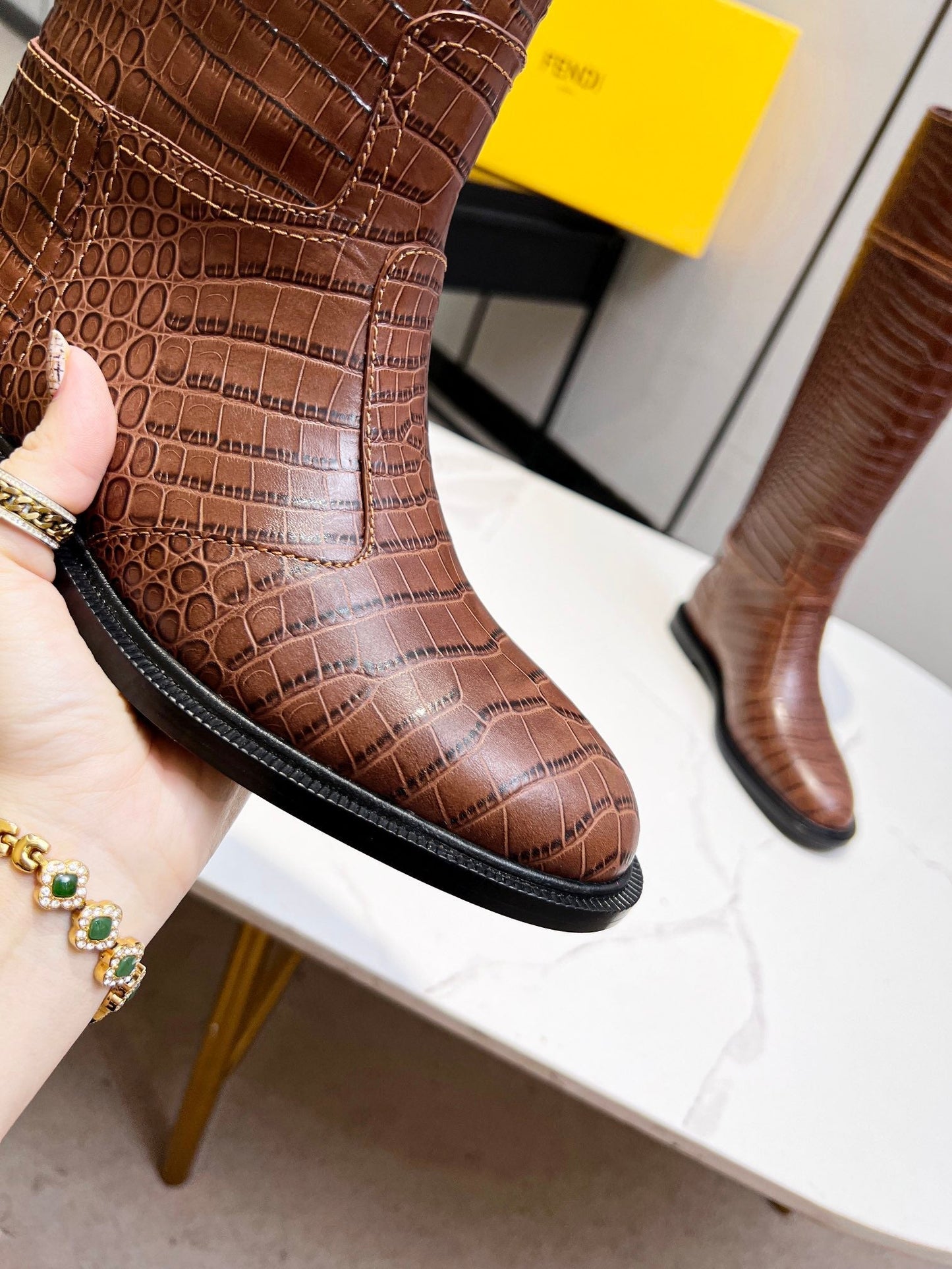 Luxury Shoes - FED - 412