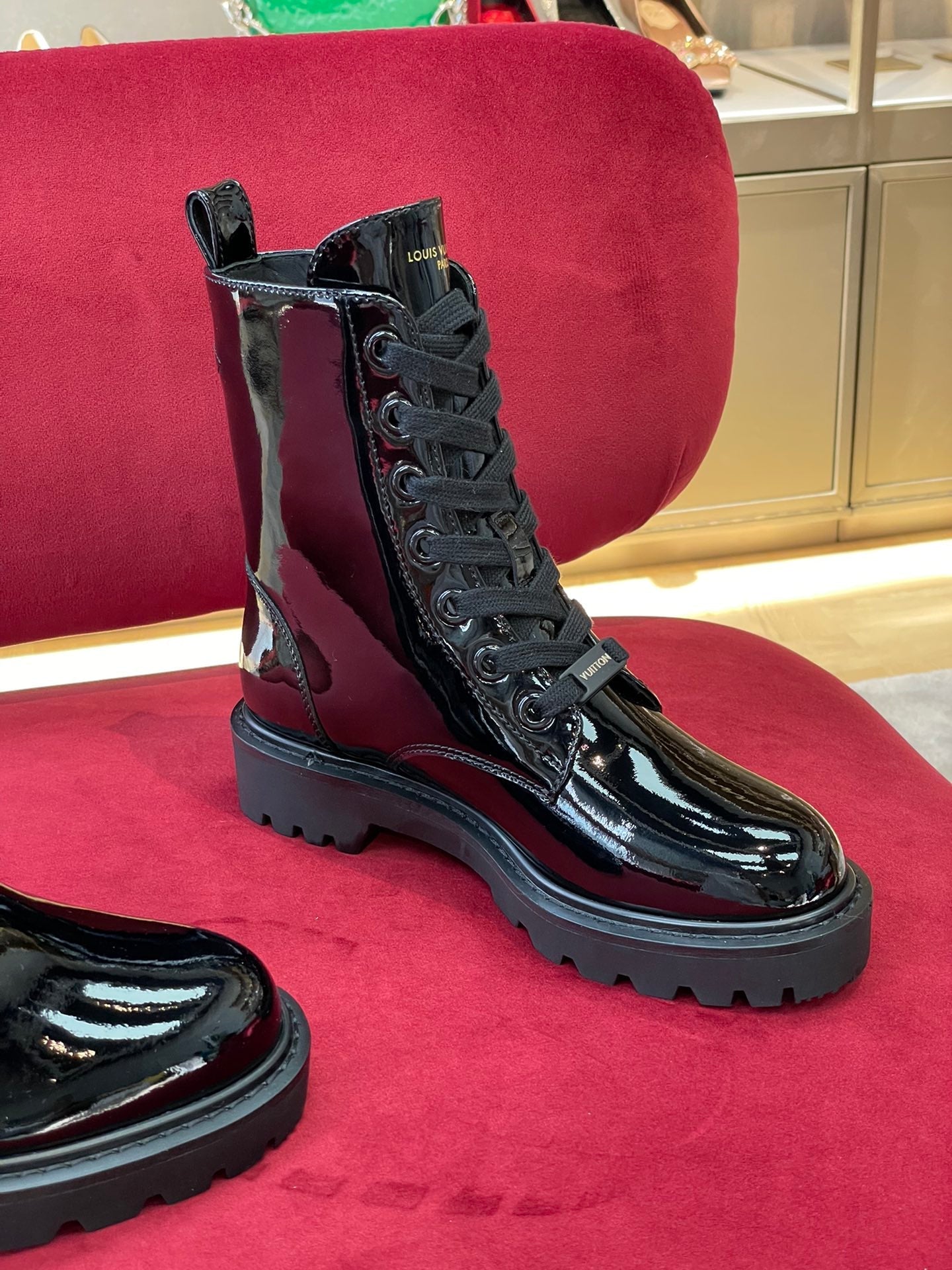 Luxury Shoes - LU-V - 556