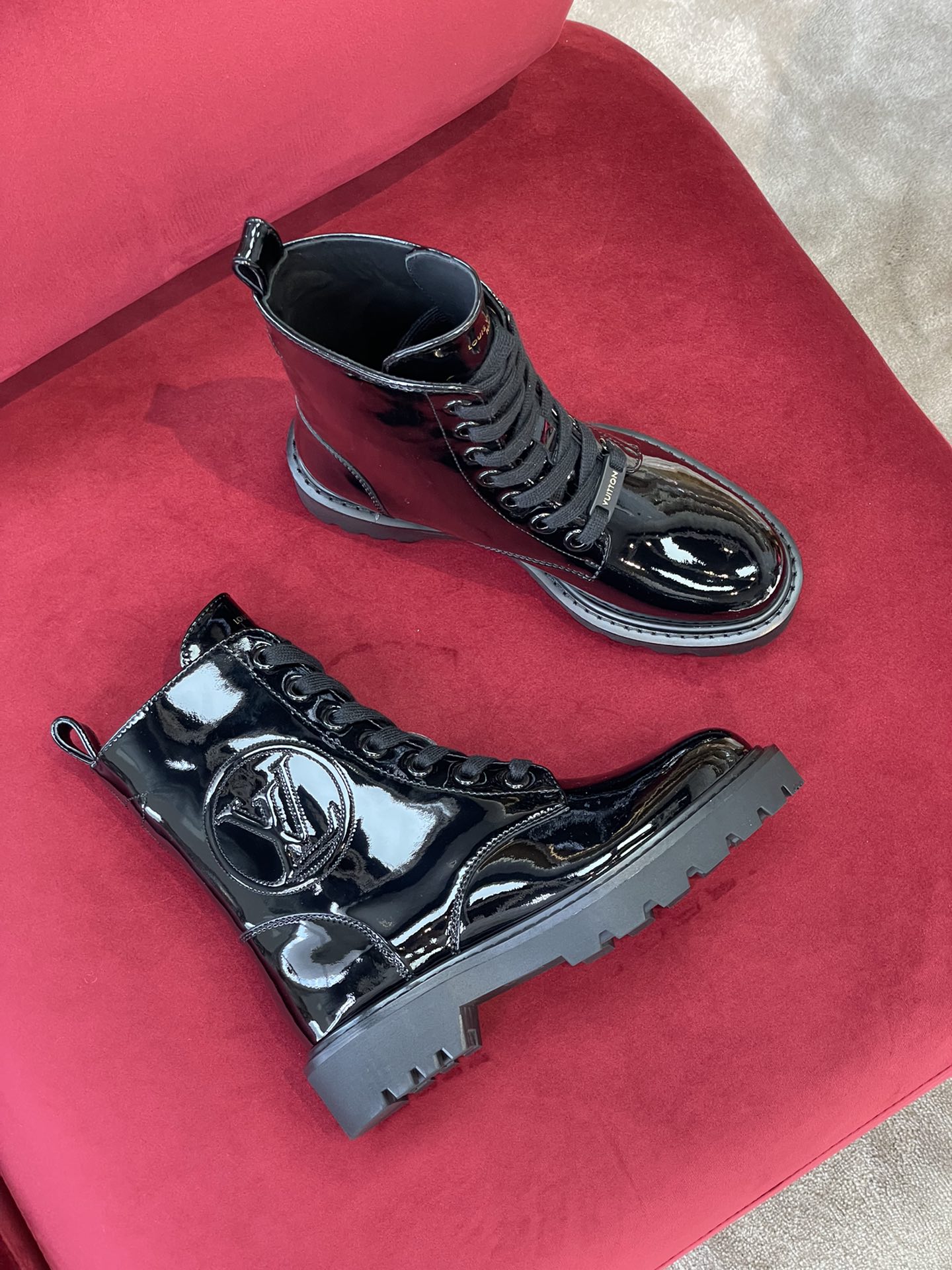 Luxury Shoes - LU-V - 556