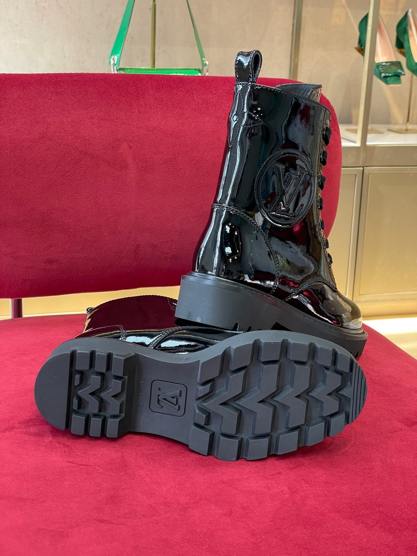 Luxury Shoes - LU-V - 556