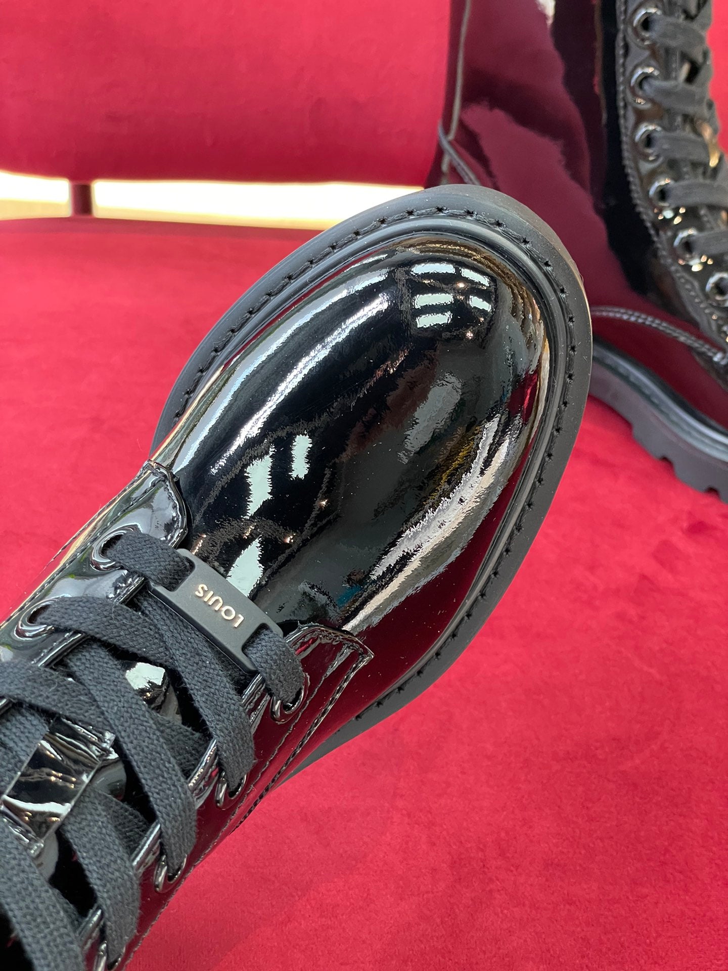 Luxury Shoes - LU-V - 556