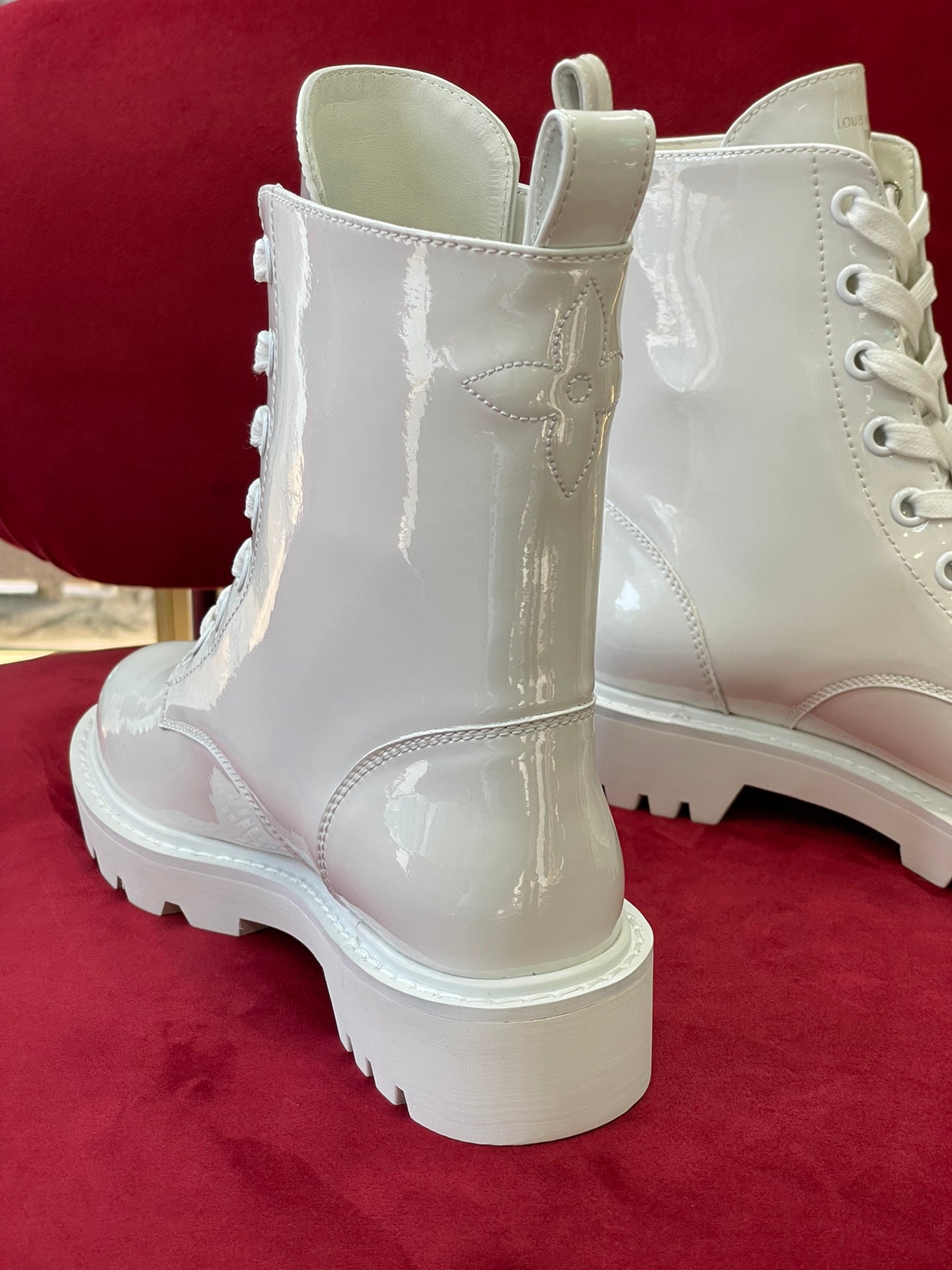 Luxury Shoes - LU-V - 555