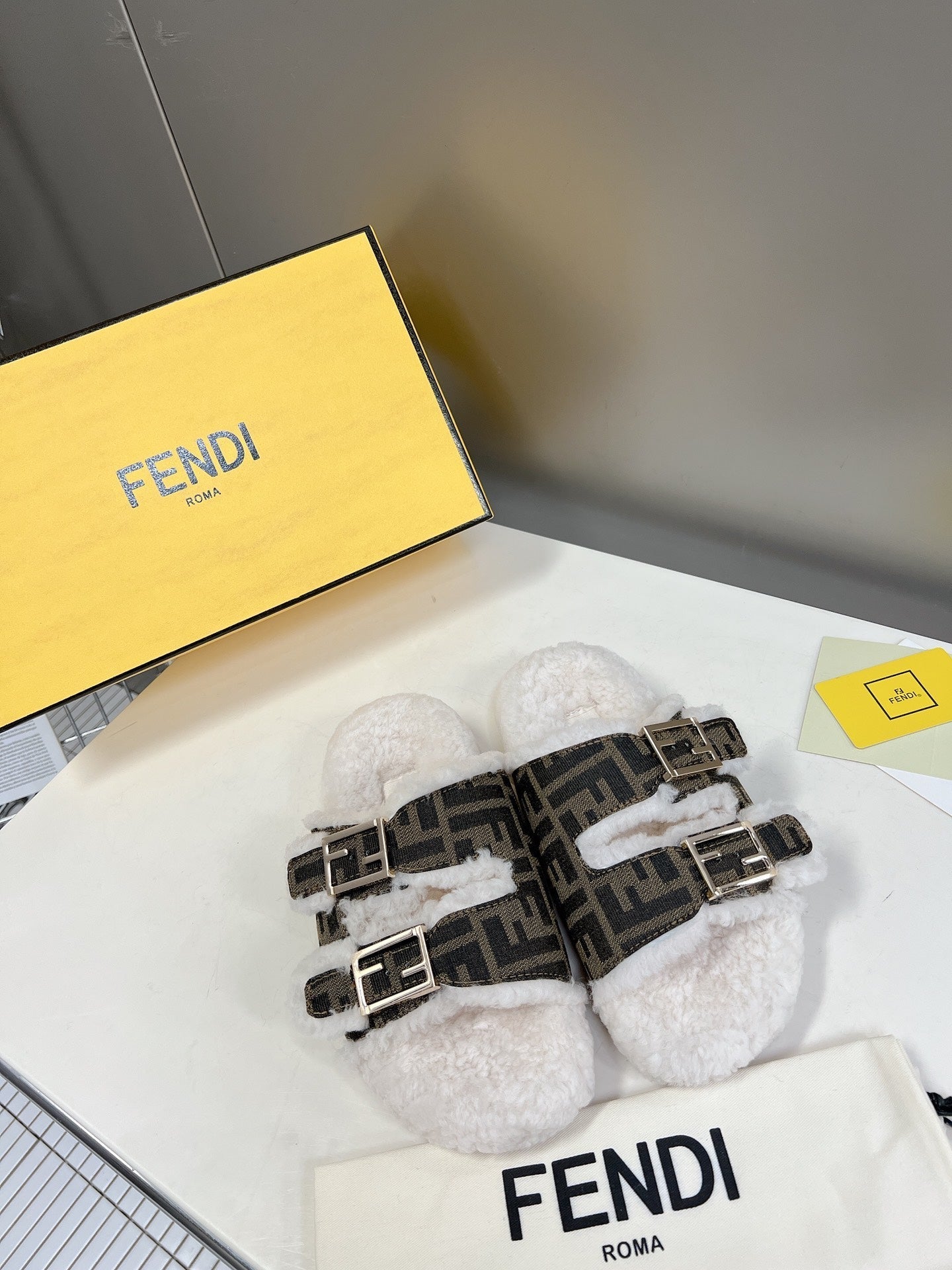 Luxury Shoes - FED - 380