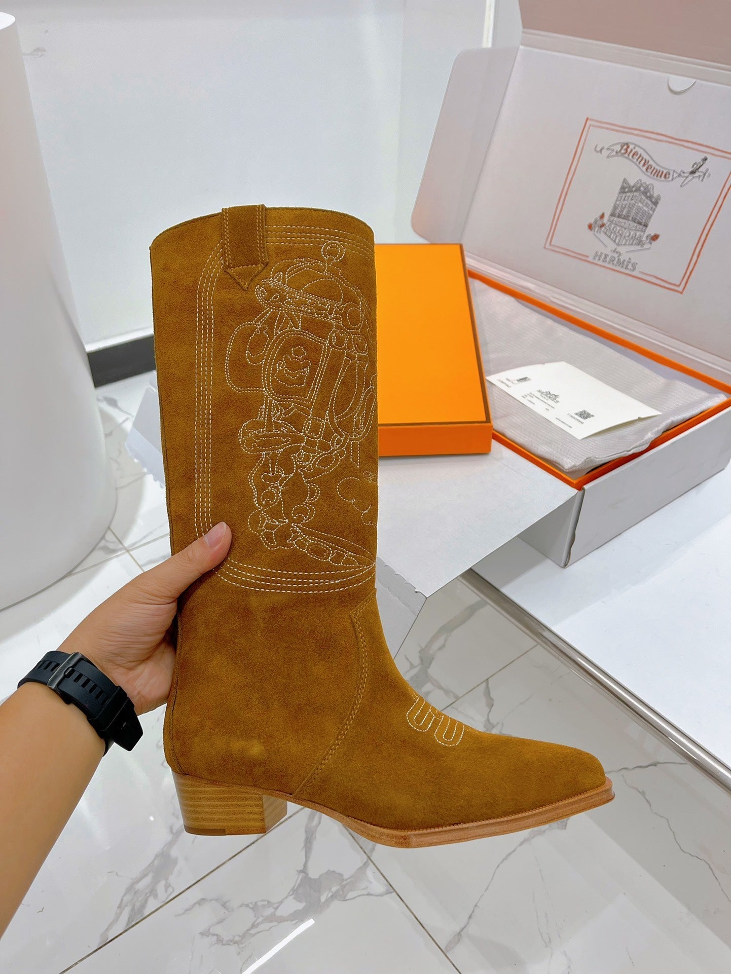 Luxury Shoes - HMS - 574