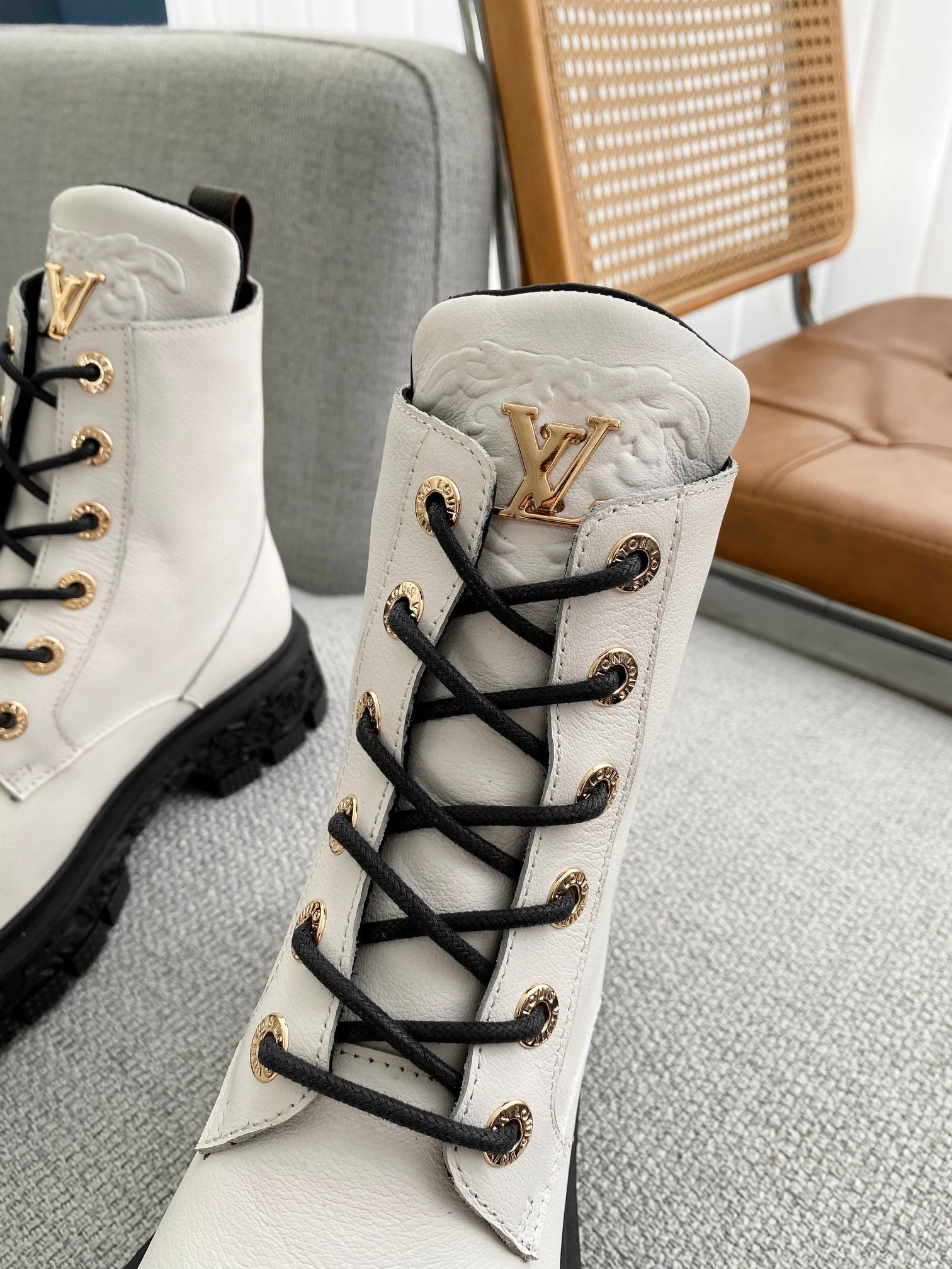 Luxury Shoes - LU-V - 612