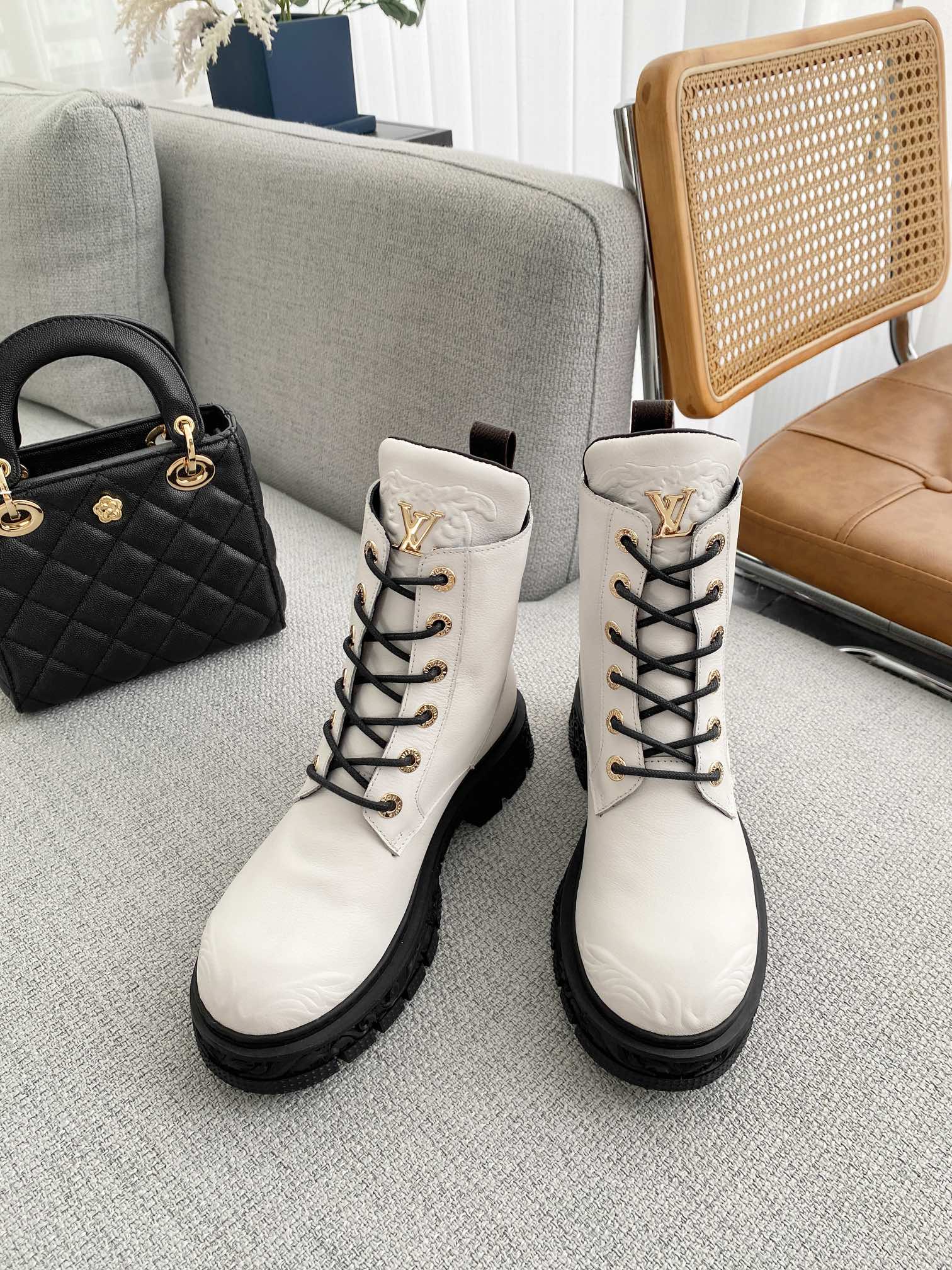 Luxury Shoes - LU-V - 612