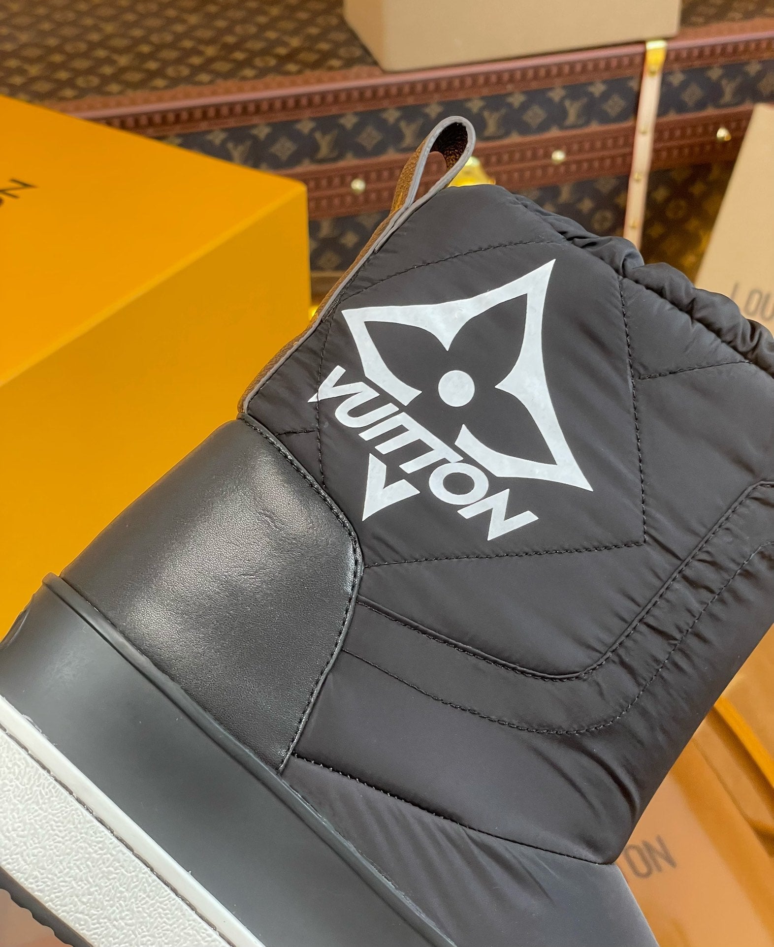 Luxury Shoes - LU-V - 581