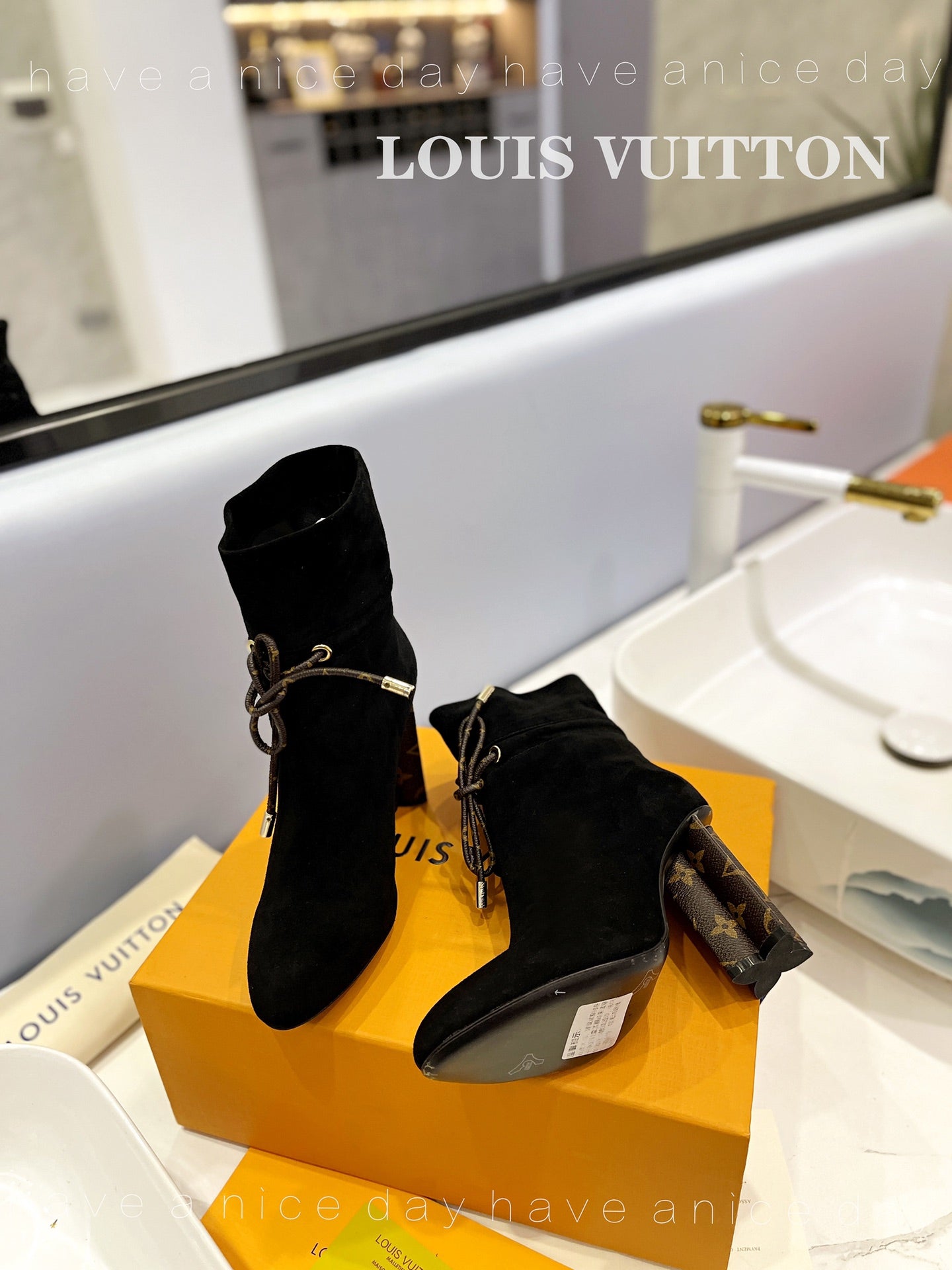 Luxury Shoes - LU-V - 557