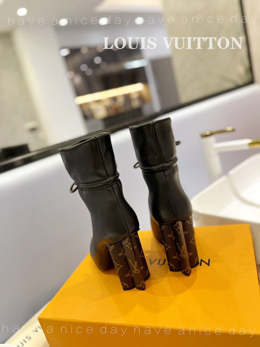 Luxury Shoes - LU-V - 558