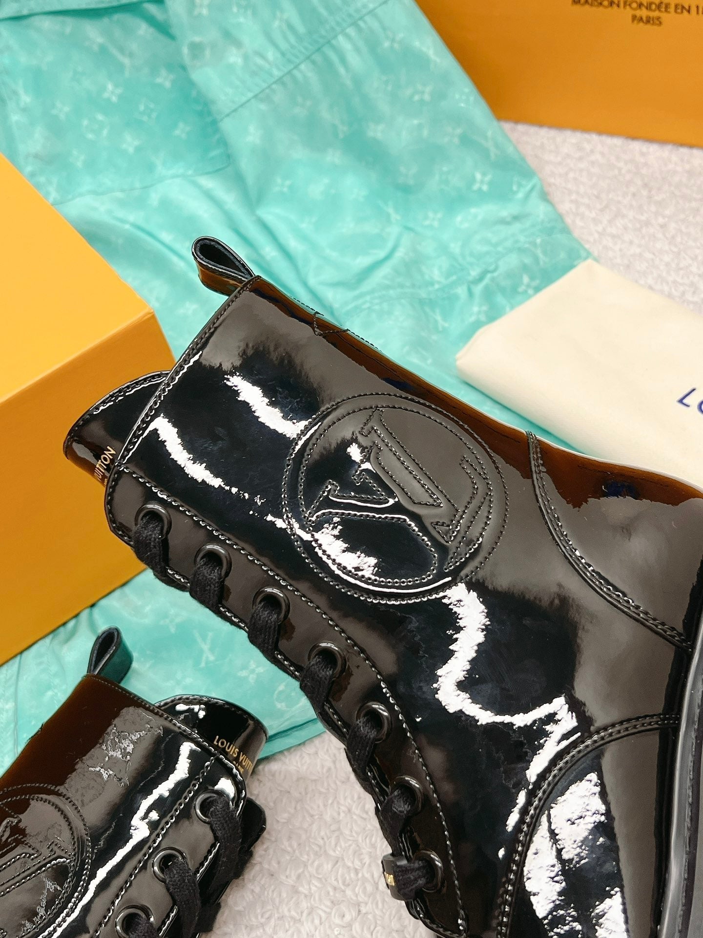 Luxury Shoes - LU-V - 475