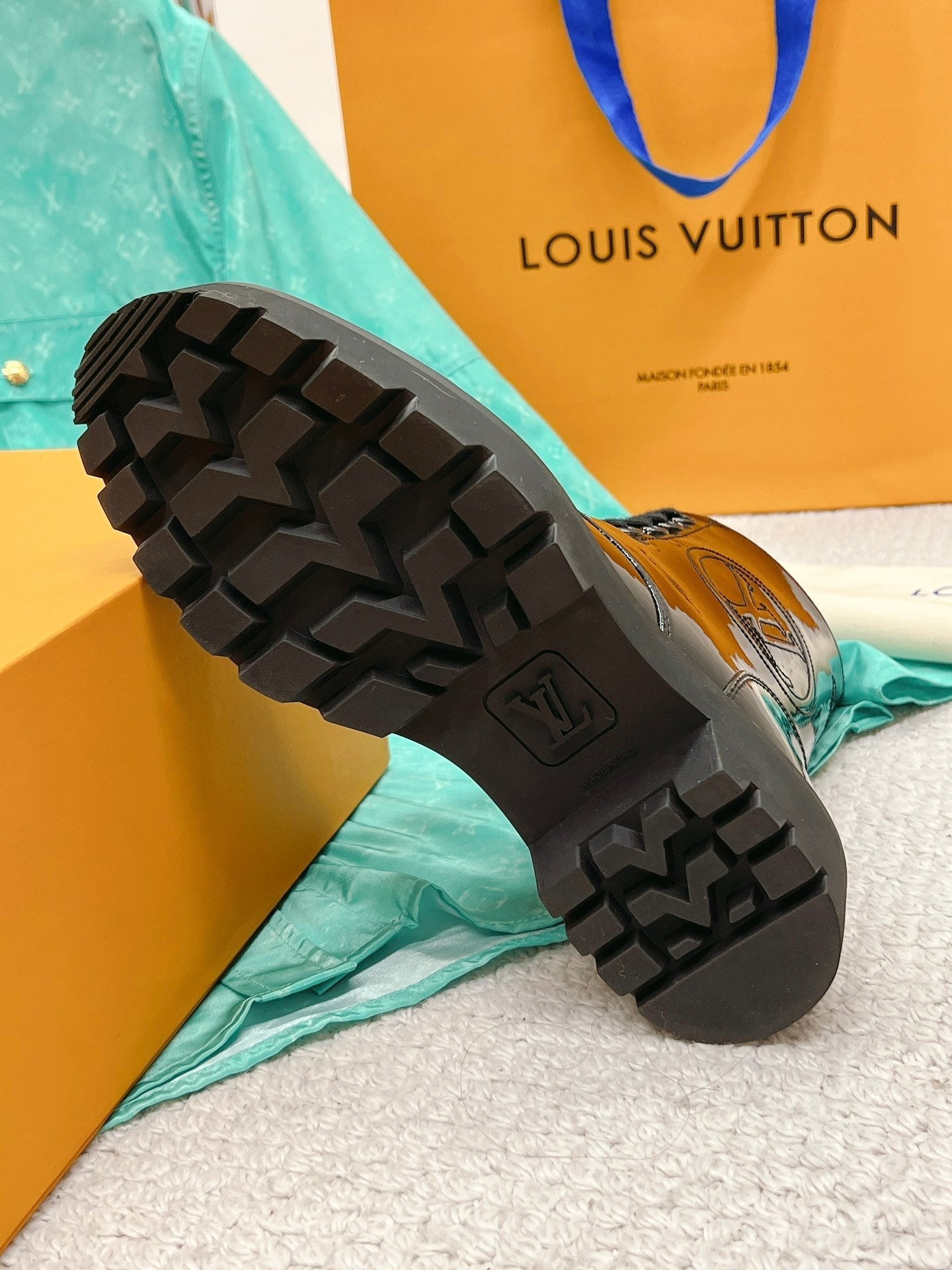 Luxury Shoes - LU-V - 475
