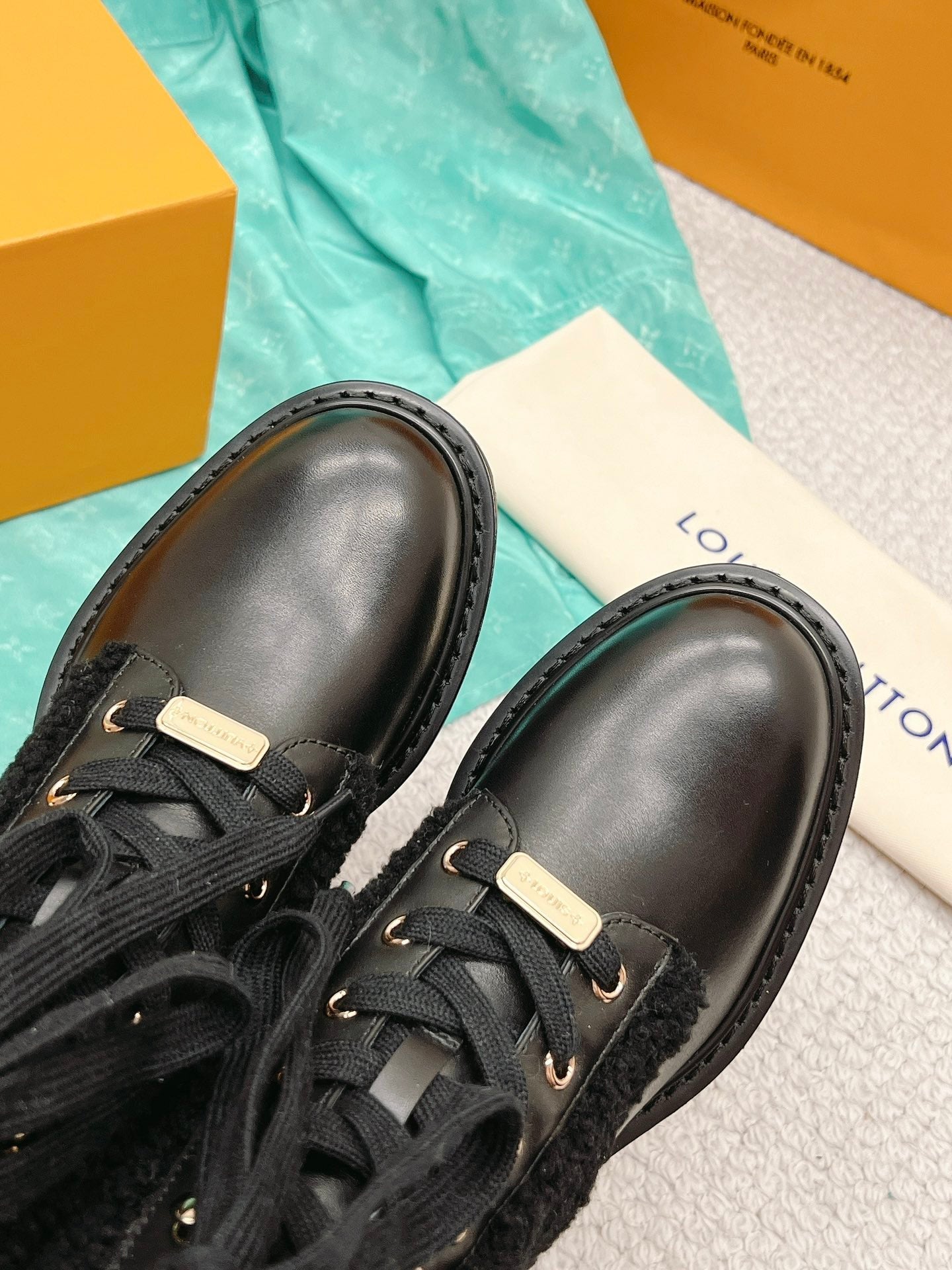 Luxury Shoes - LU-V - 479