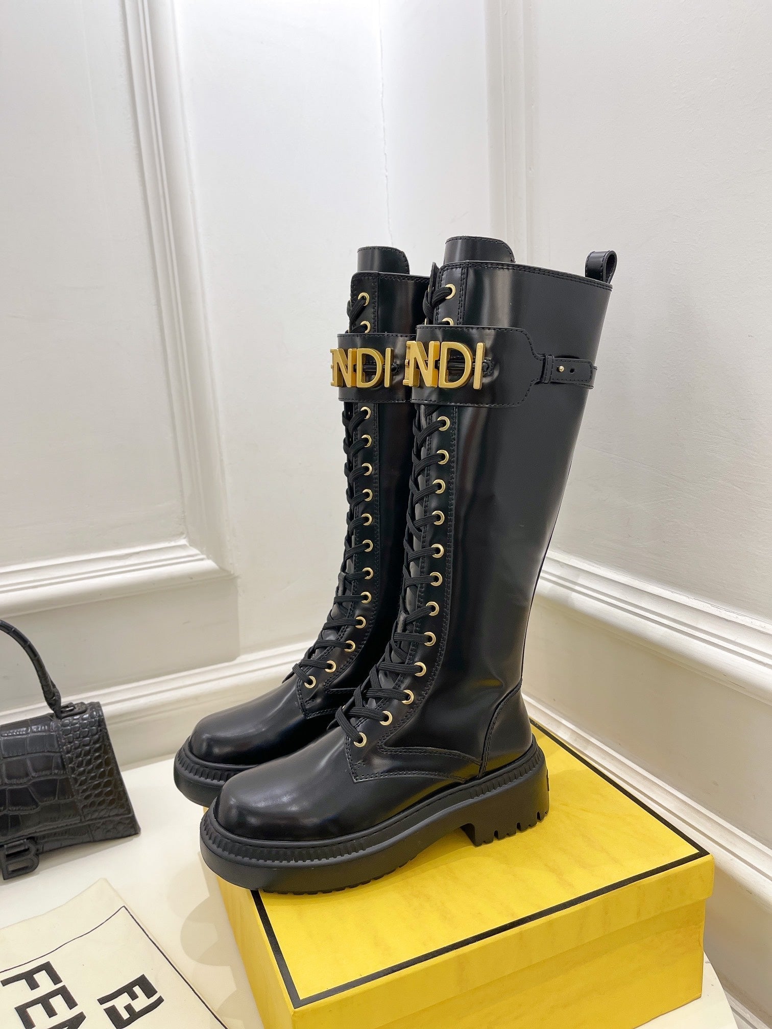 Luxury Shoes - FED - 318