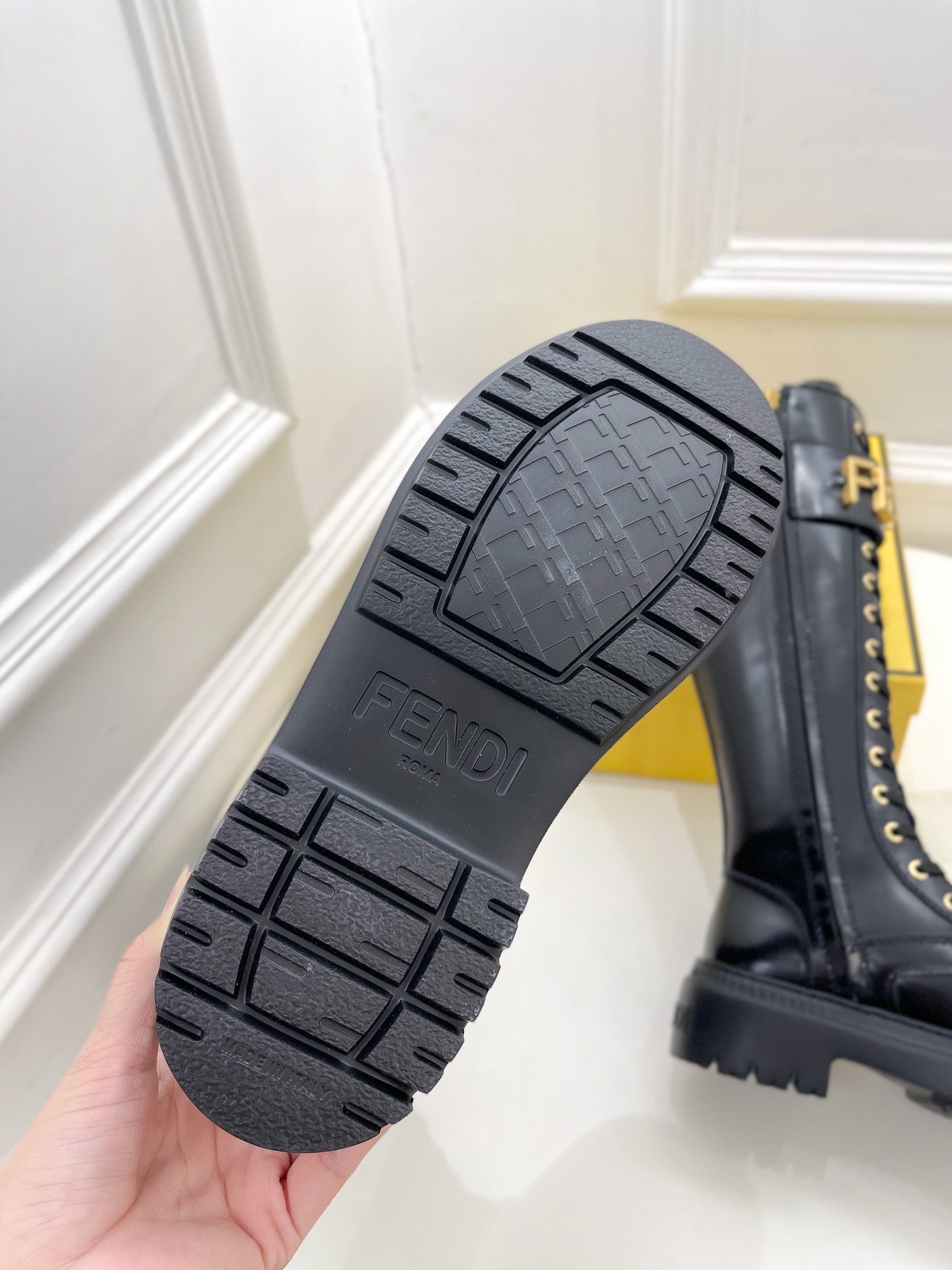 Luxury Shoes - FED - 318