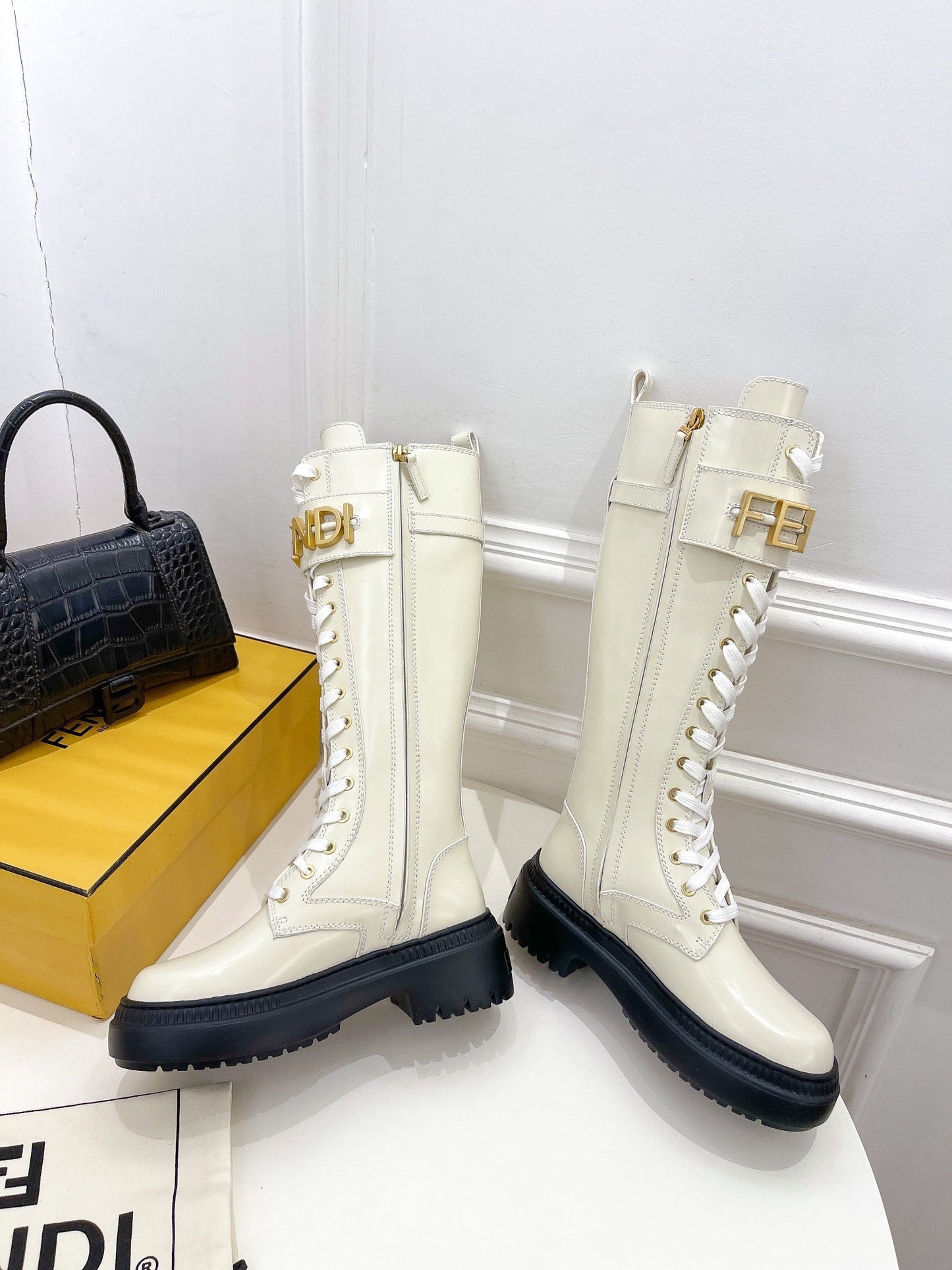 Luxury Shoes - FED - 319