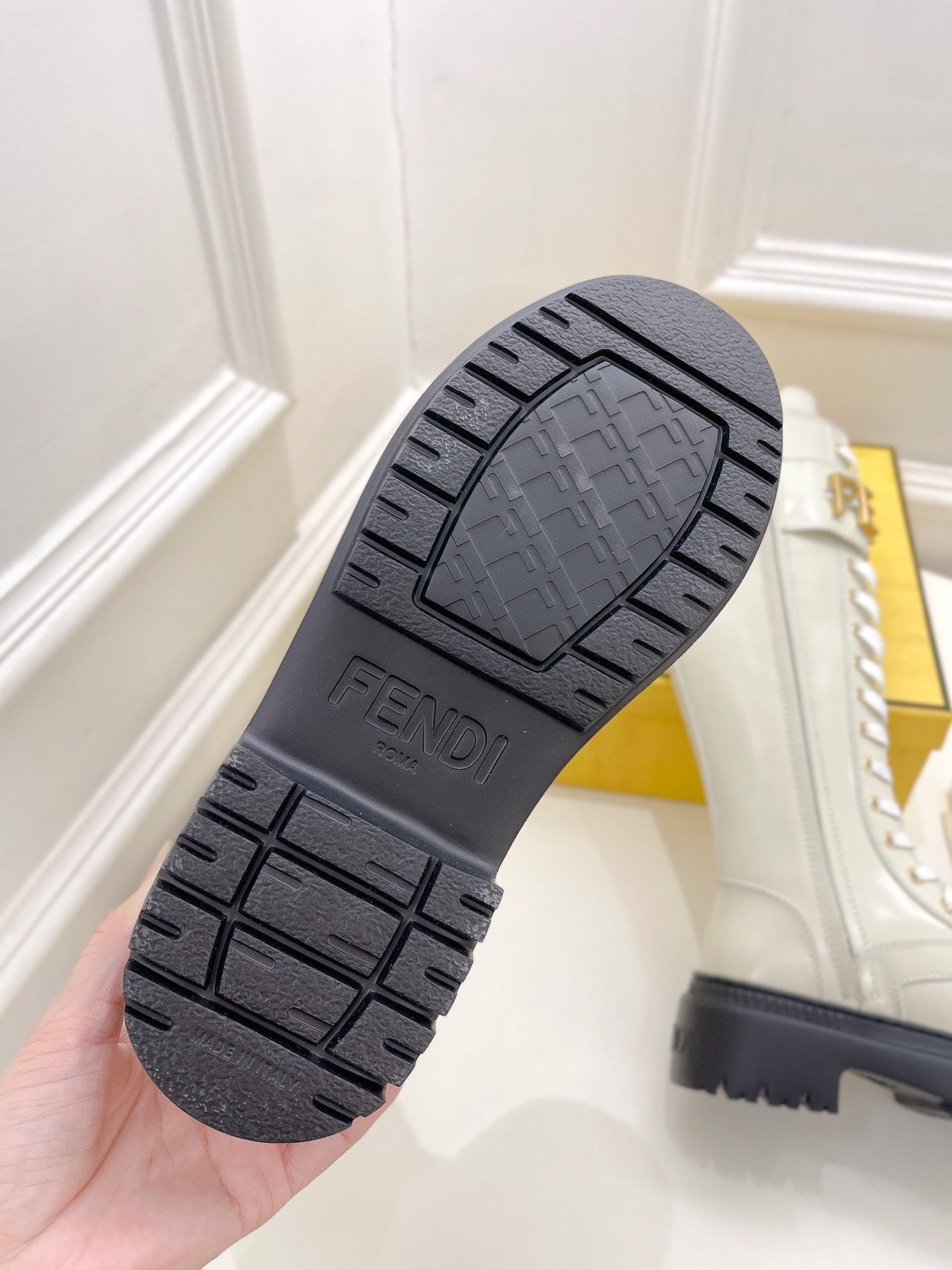 Luxury Shoes - FED - 319