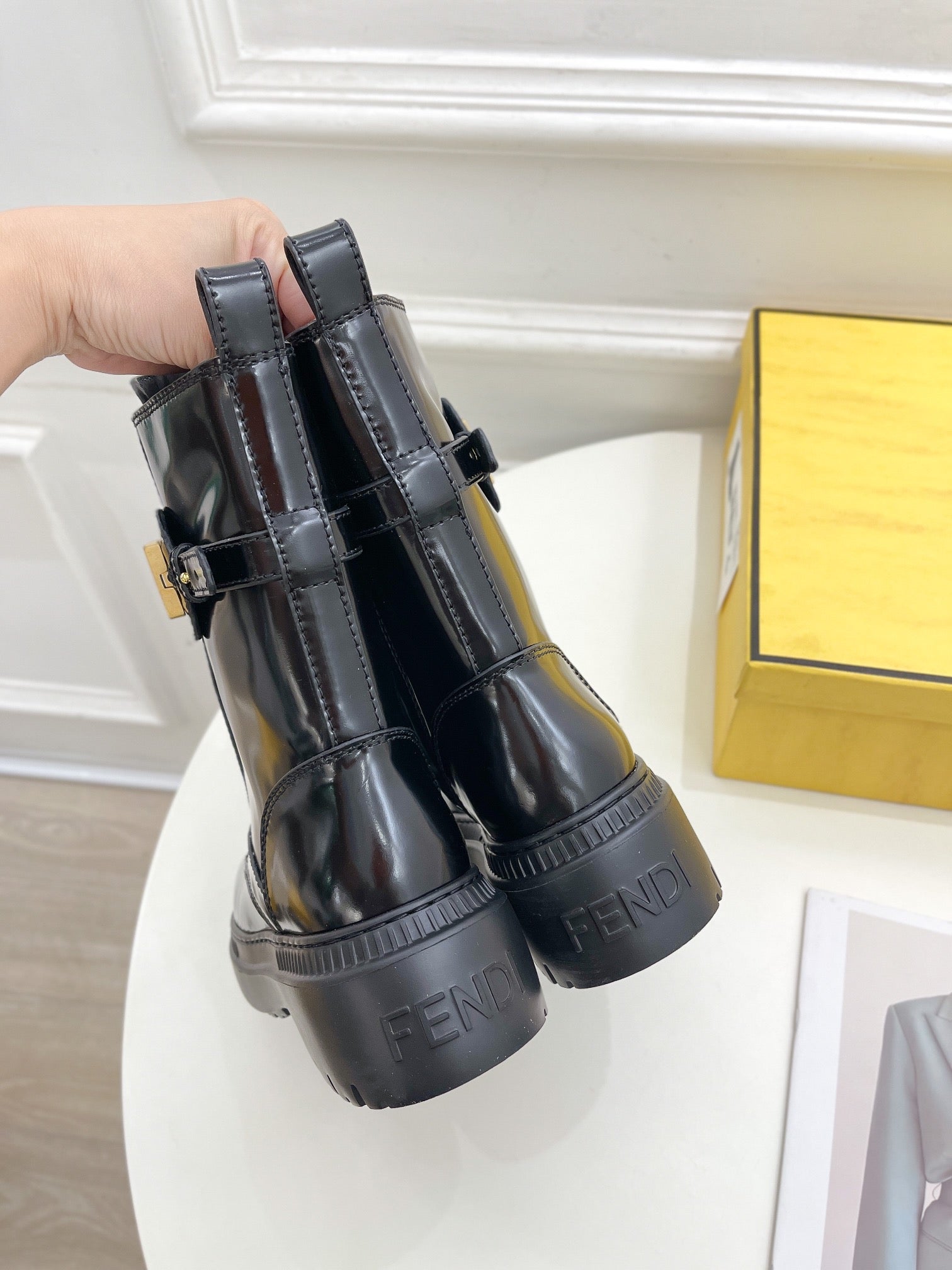 Luxury Shoes - FED - 320