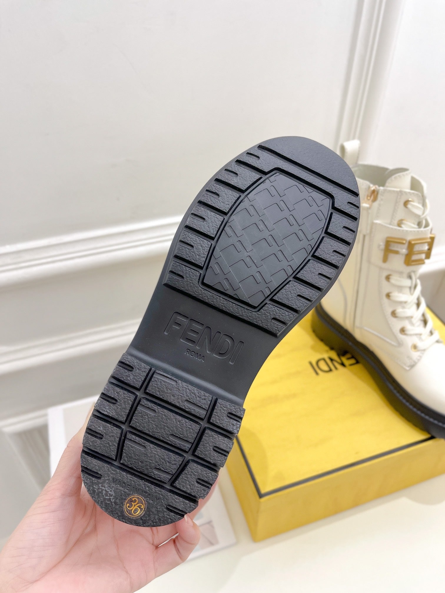 Luxury Shoes - FED - 321