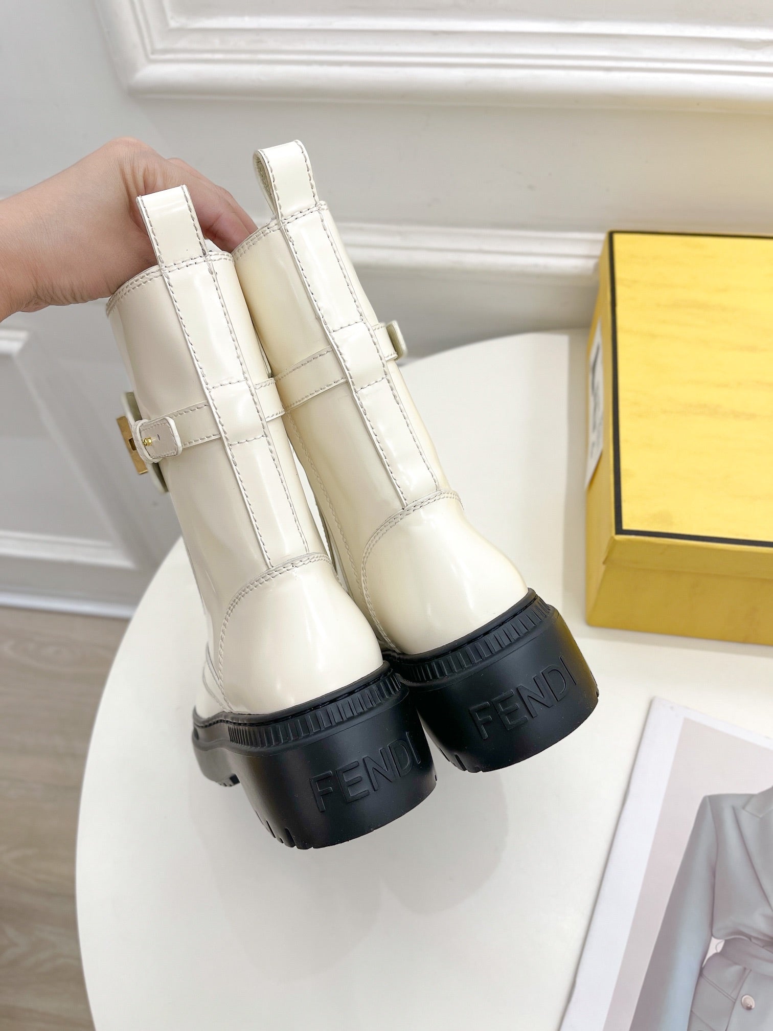 Luxury Shoes - FED - 321