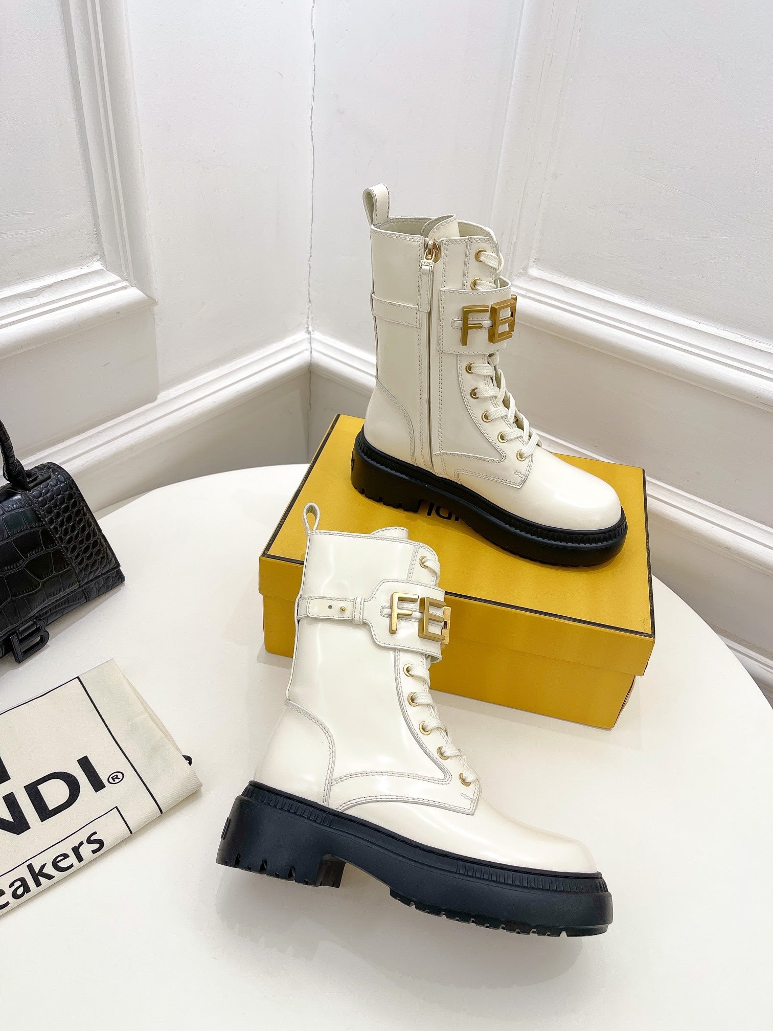 Luxury Shoes - FED - 321