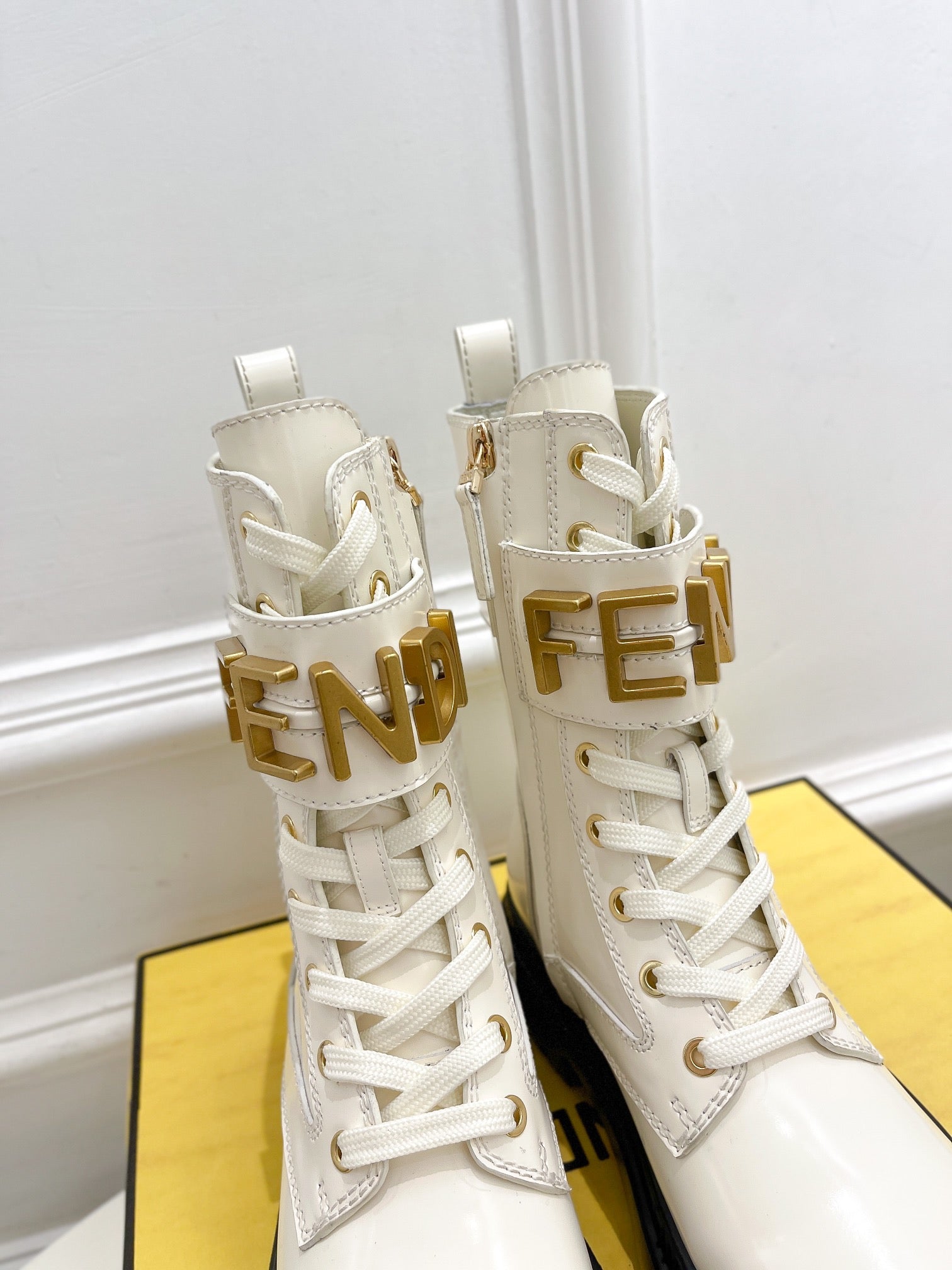 Luxury Shoes - FED - 321