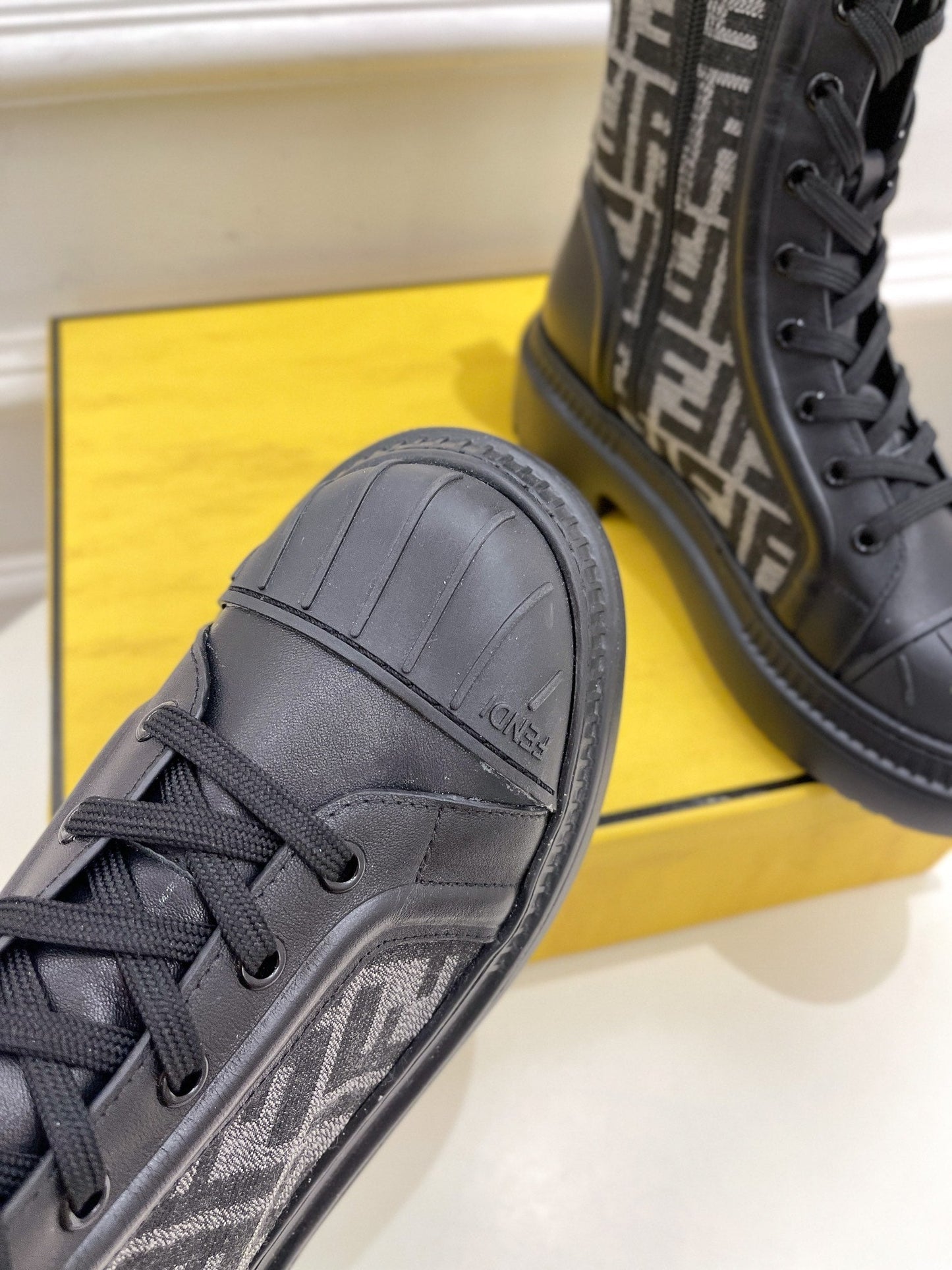 Luxury Shoes - FED - 323