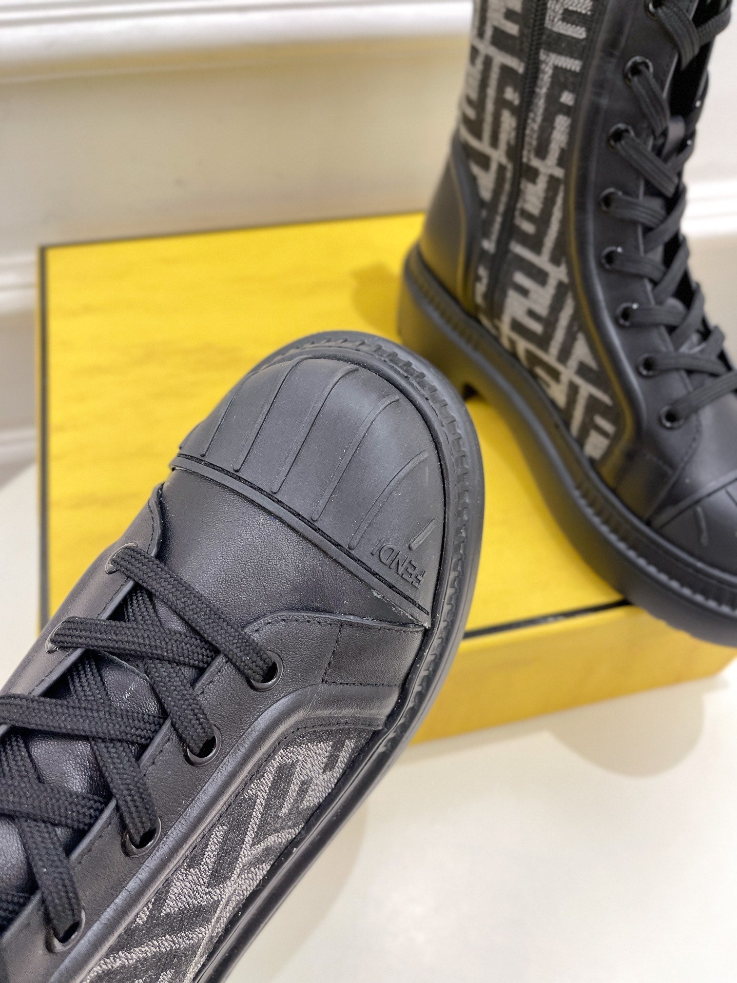 Luxury Shoes - FED - 323