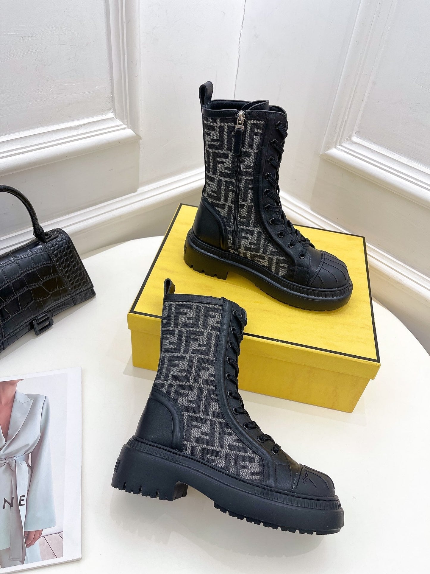 Luxury Shoes - FED - 323