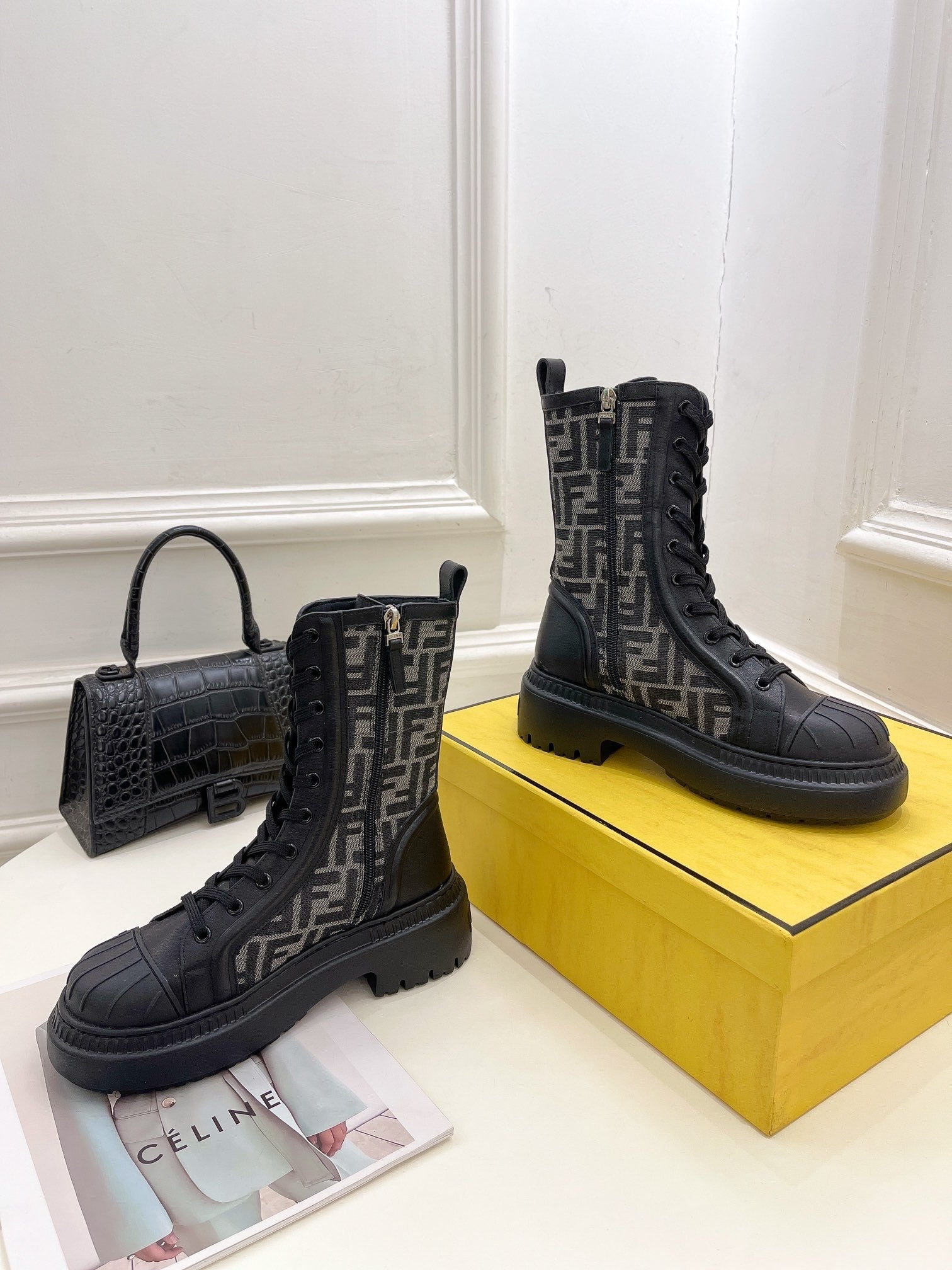 Luxury Shoes - FED - 323