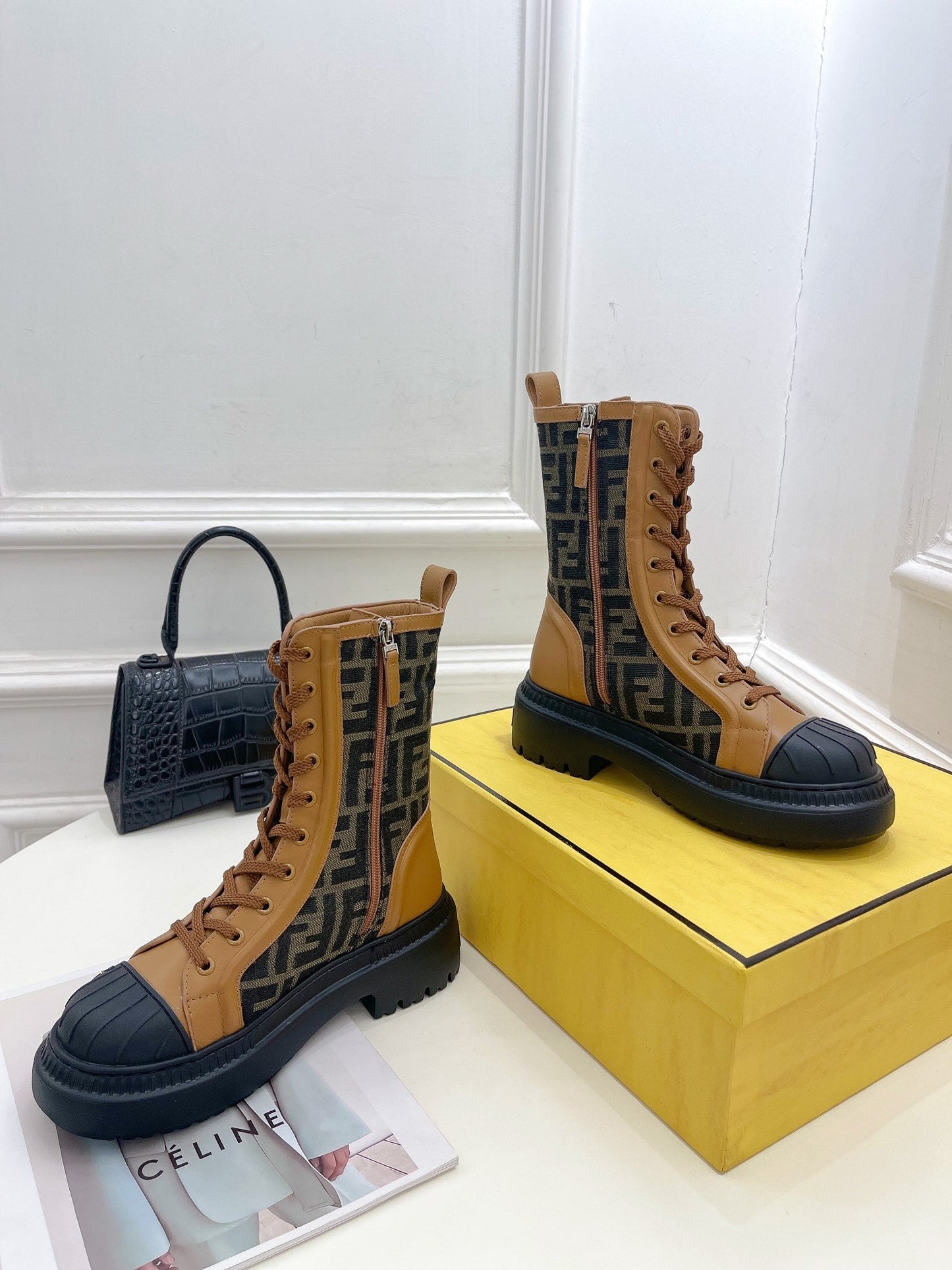 Luxury Shoes - FED - 322