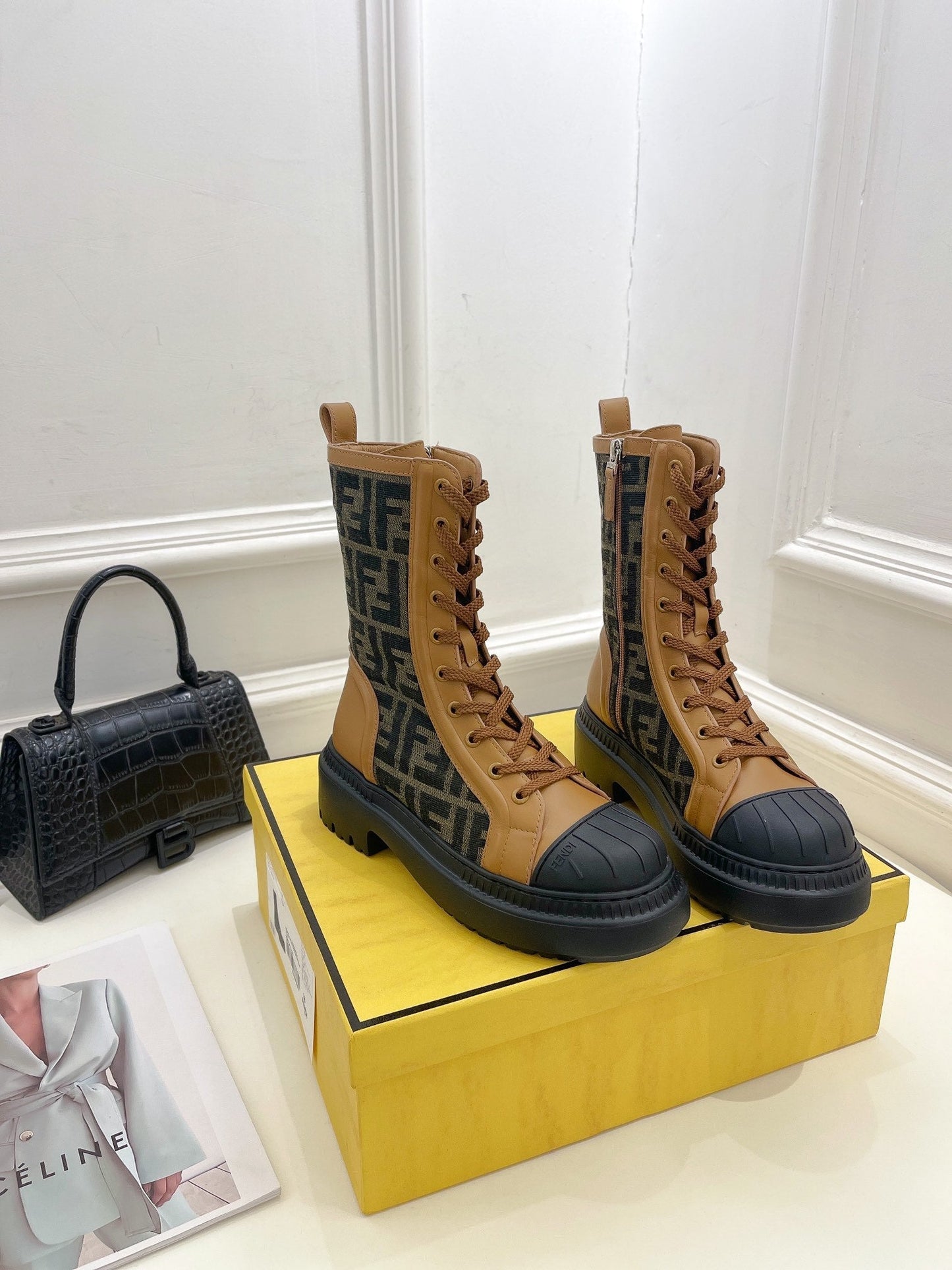 Luxury Shoes - FED - 322