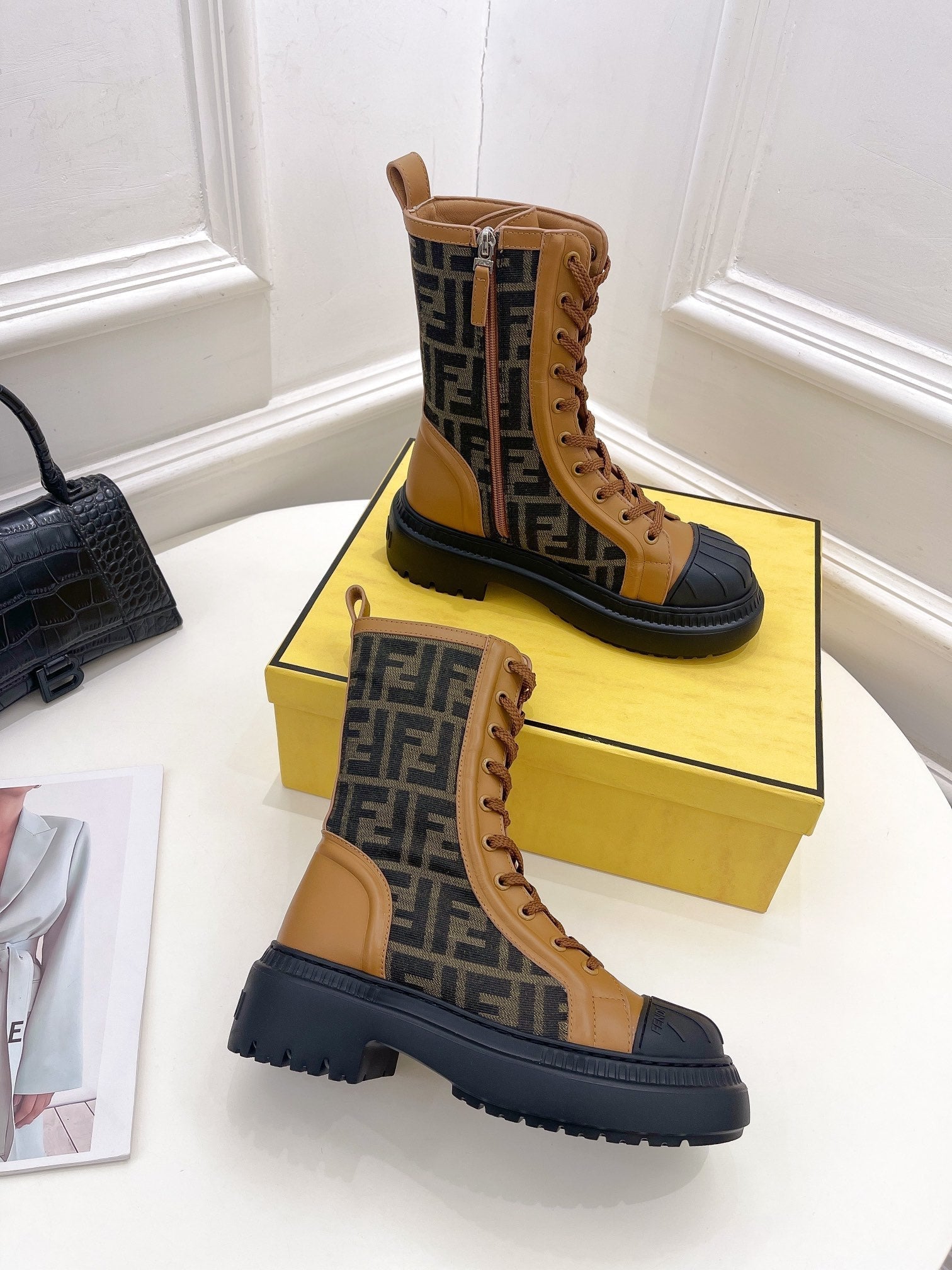 Luxury Shoes - FED - 322