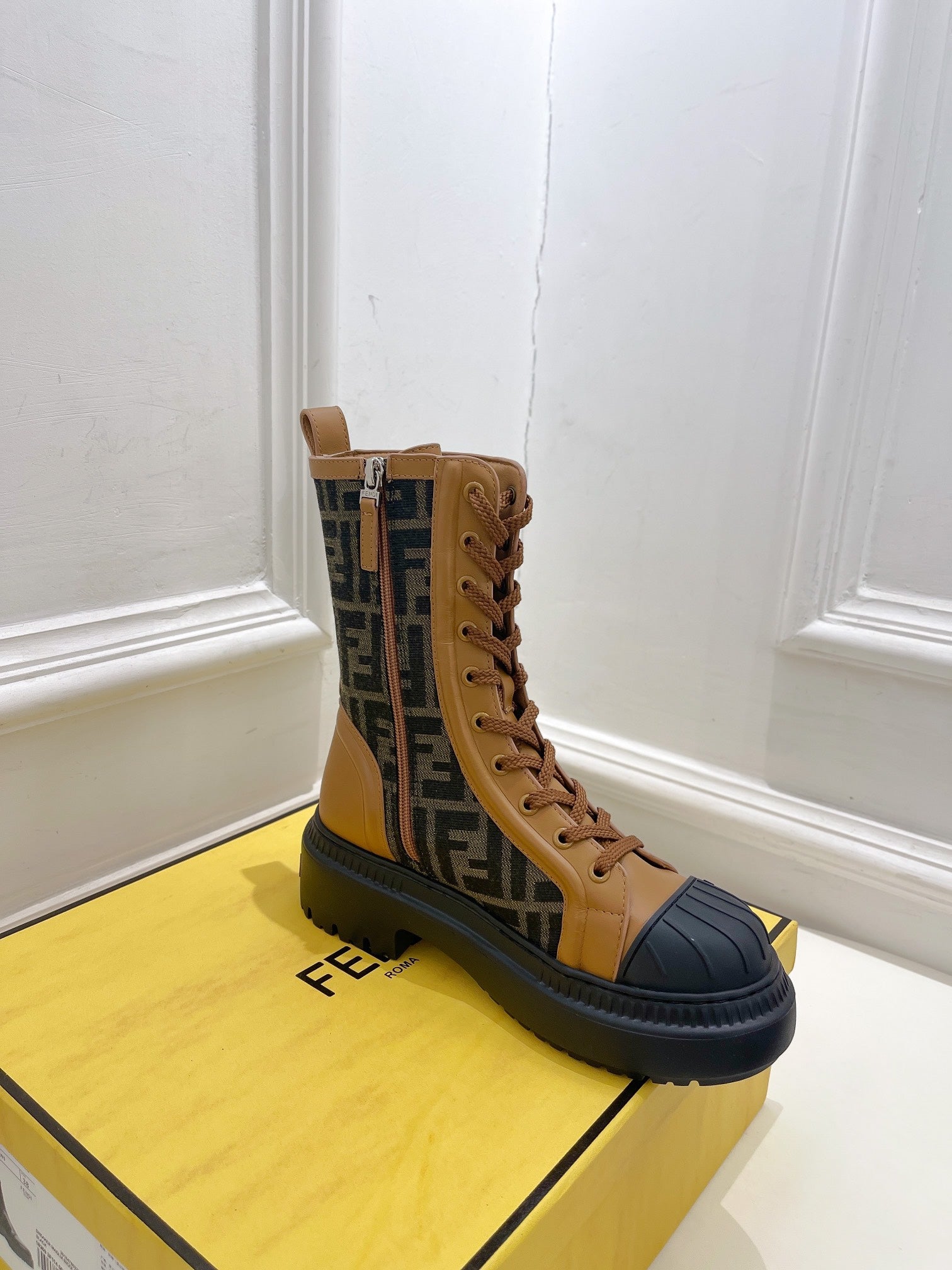 Luxury Shoes - FED - 322