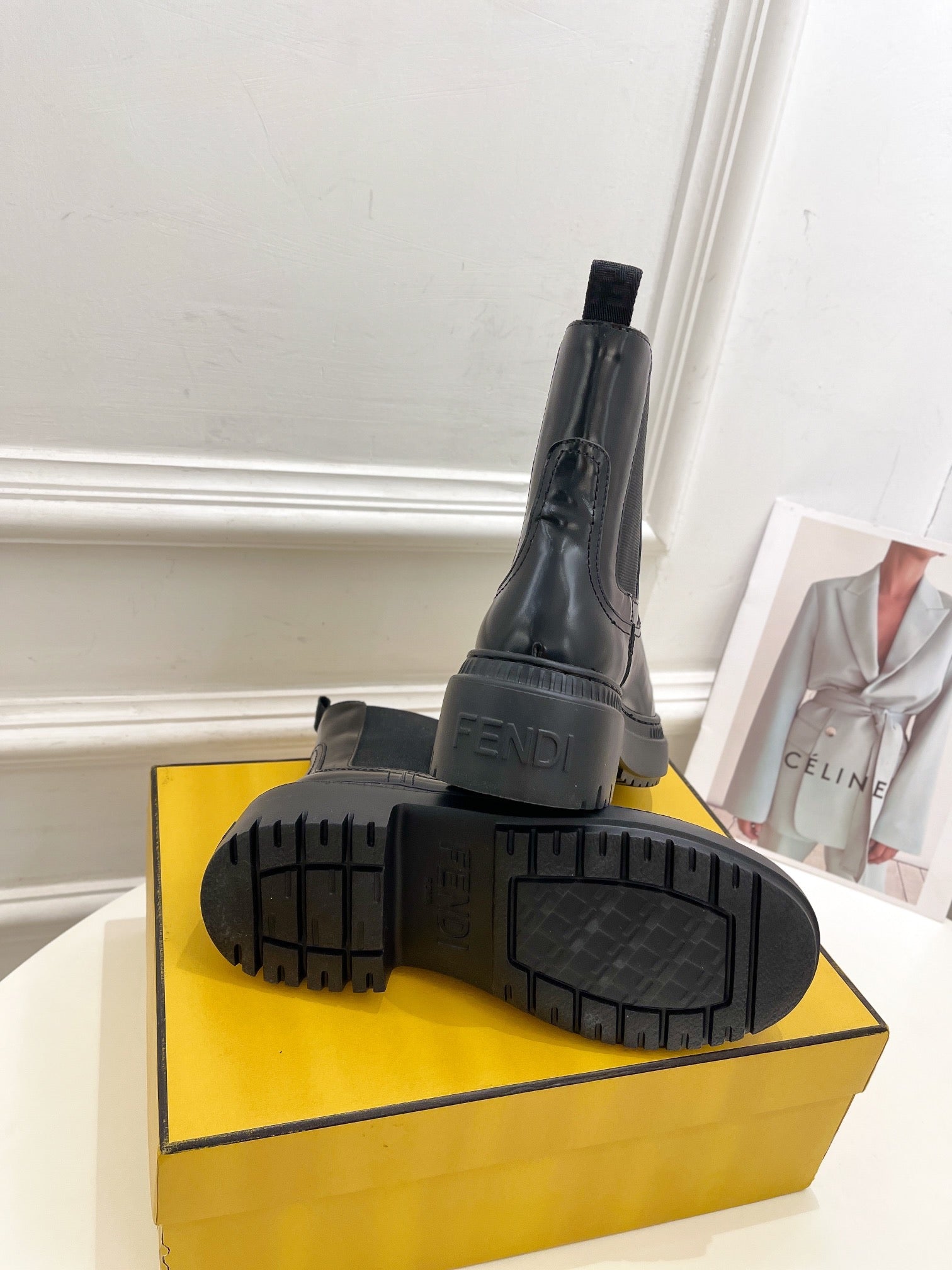 Luxury Shoes - FED - 324