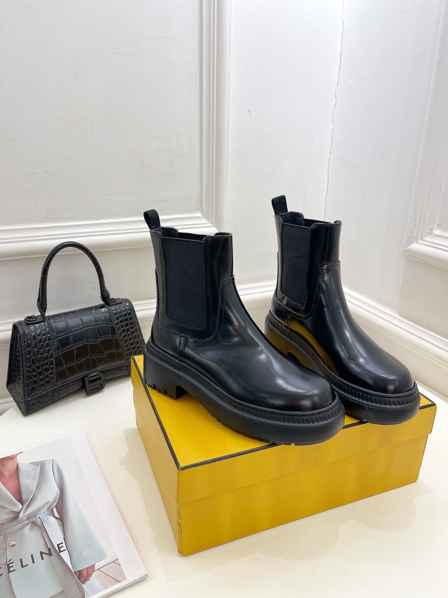 Luxury Shoes - FED - 324