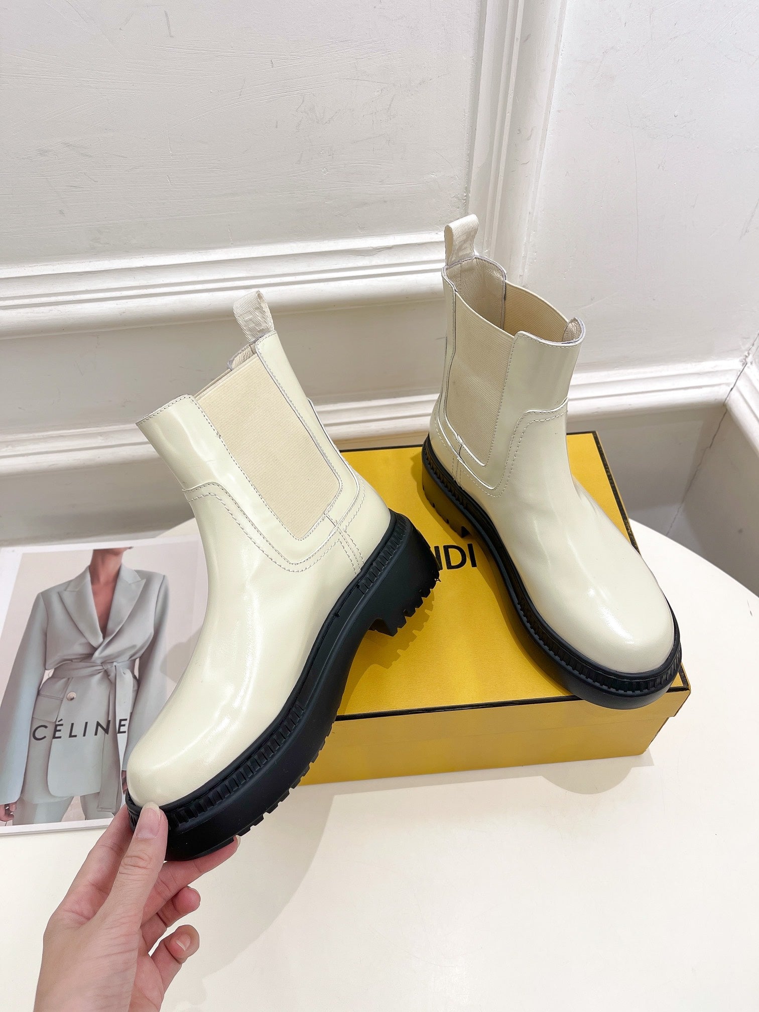 Luxury Shoes - FED - 325