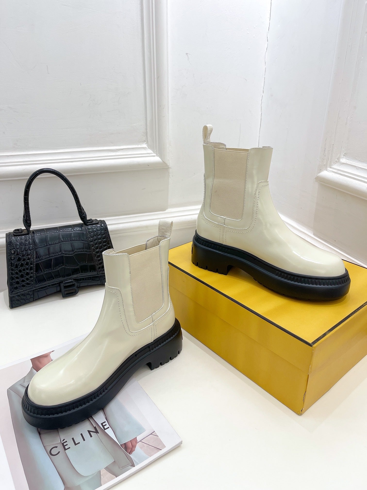 Luxury Shoes - FED - 325