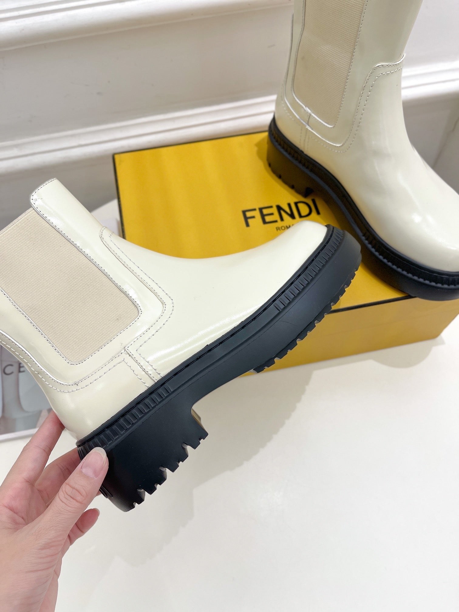 Luxury Shoes - FED - 325