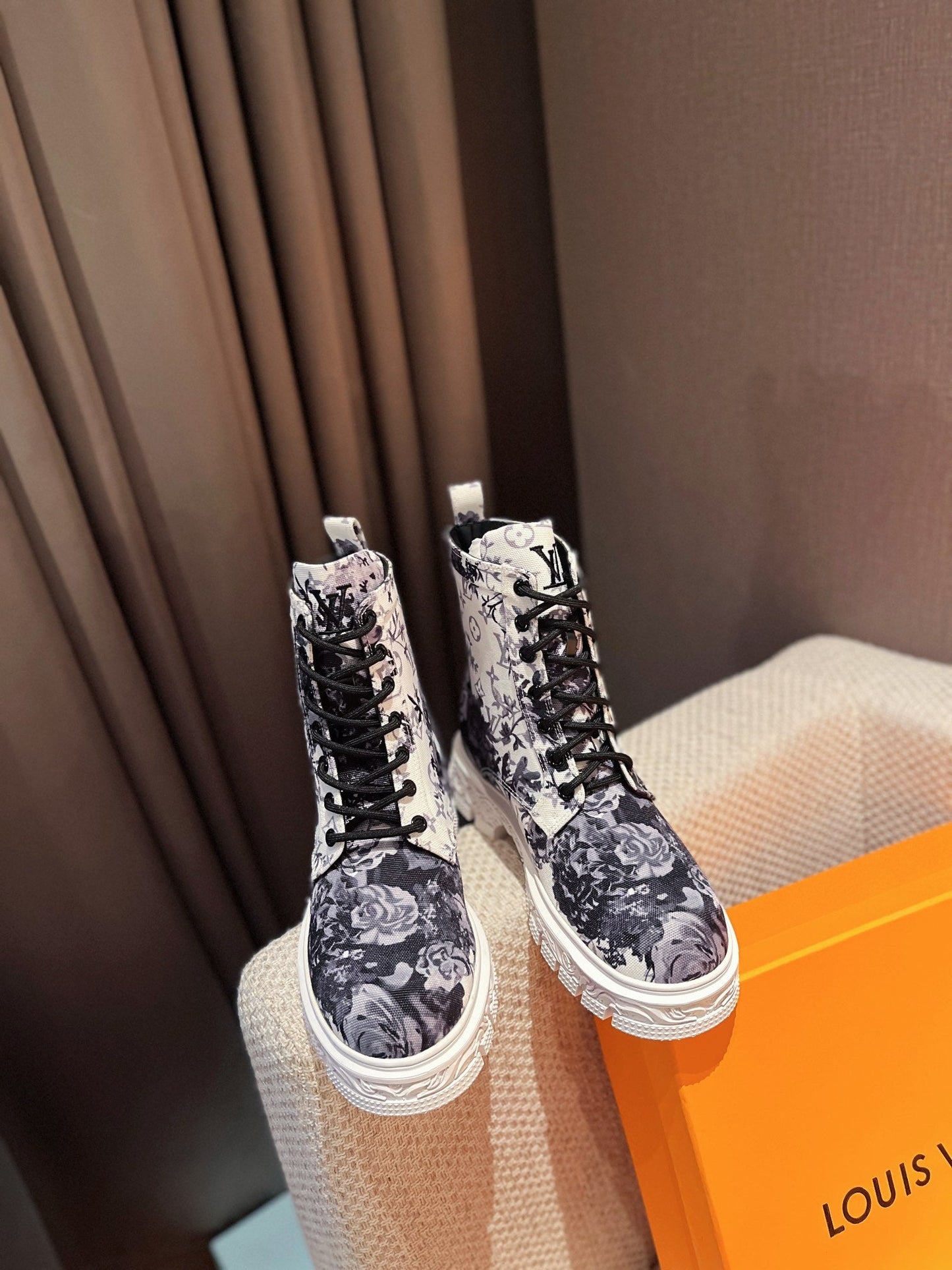 Luxury Shoes - LU-V - 468