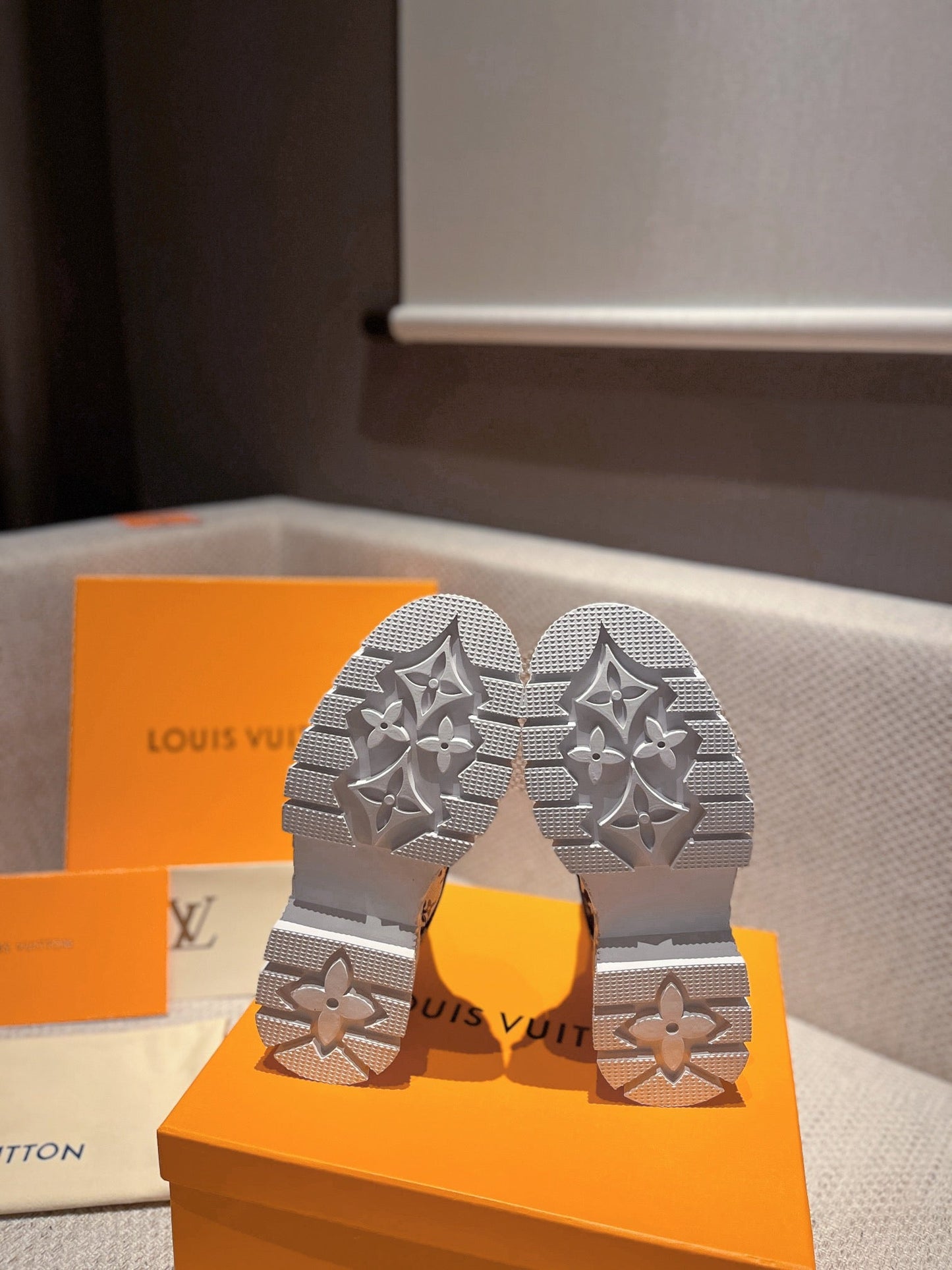 Luxury Shoes - LU-V - 468