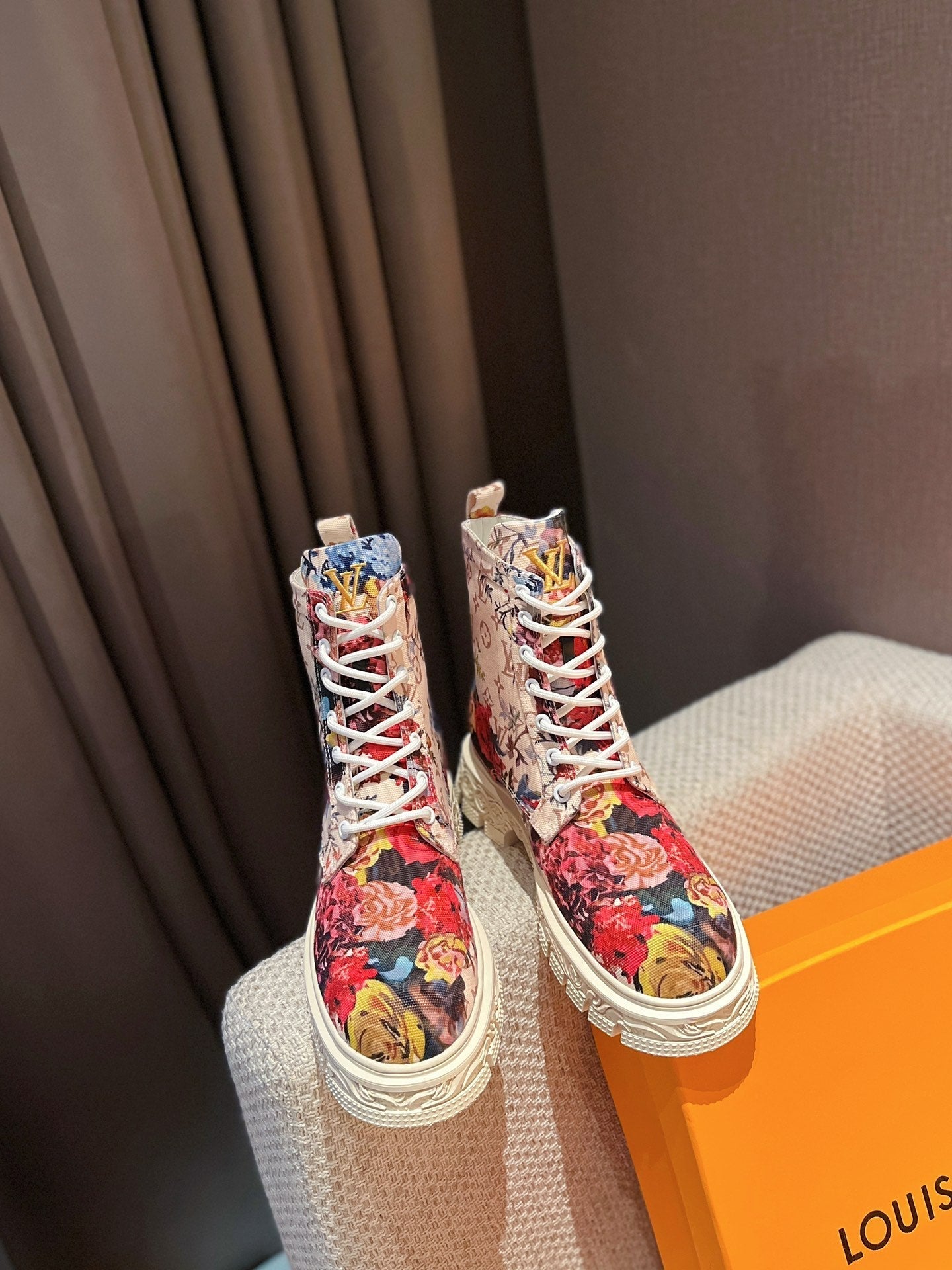 Luxury Shoes - LU-V - 470